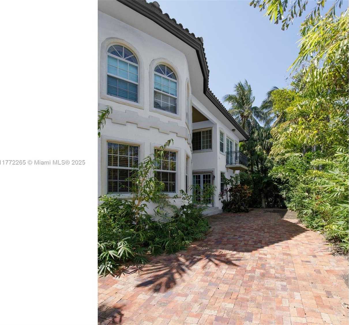 Small Image of 4501 NORTH BAY RD, Miami Beach Number 3