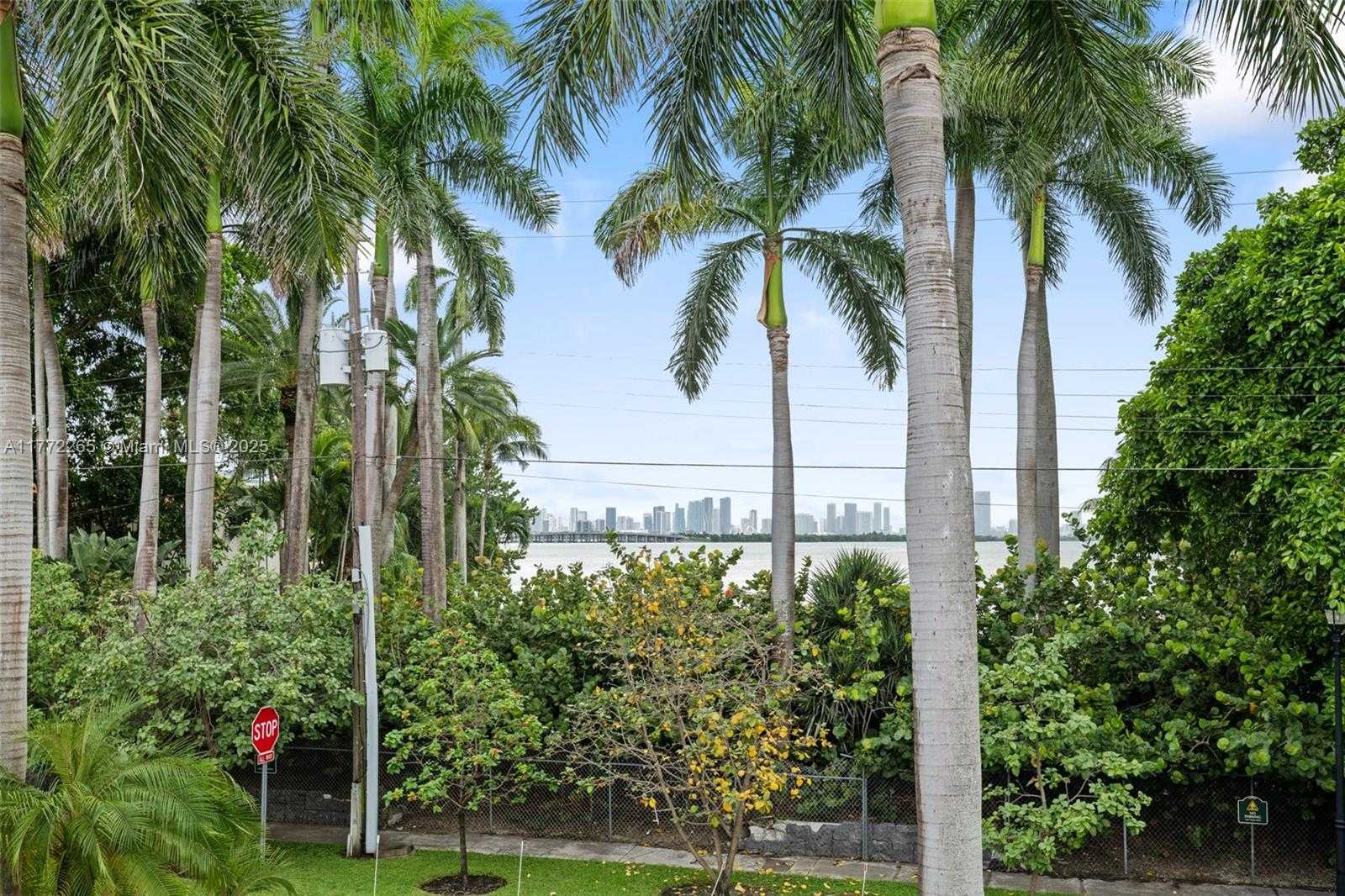 Small Image of 4501 NORTH BAY RD, Miami Beach Number 6