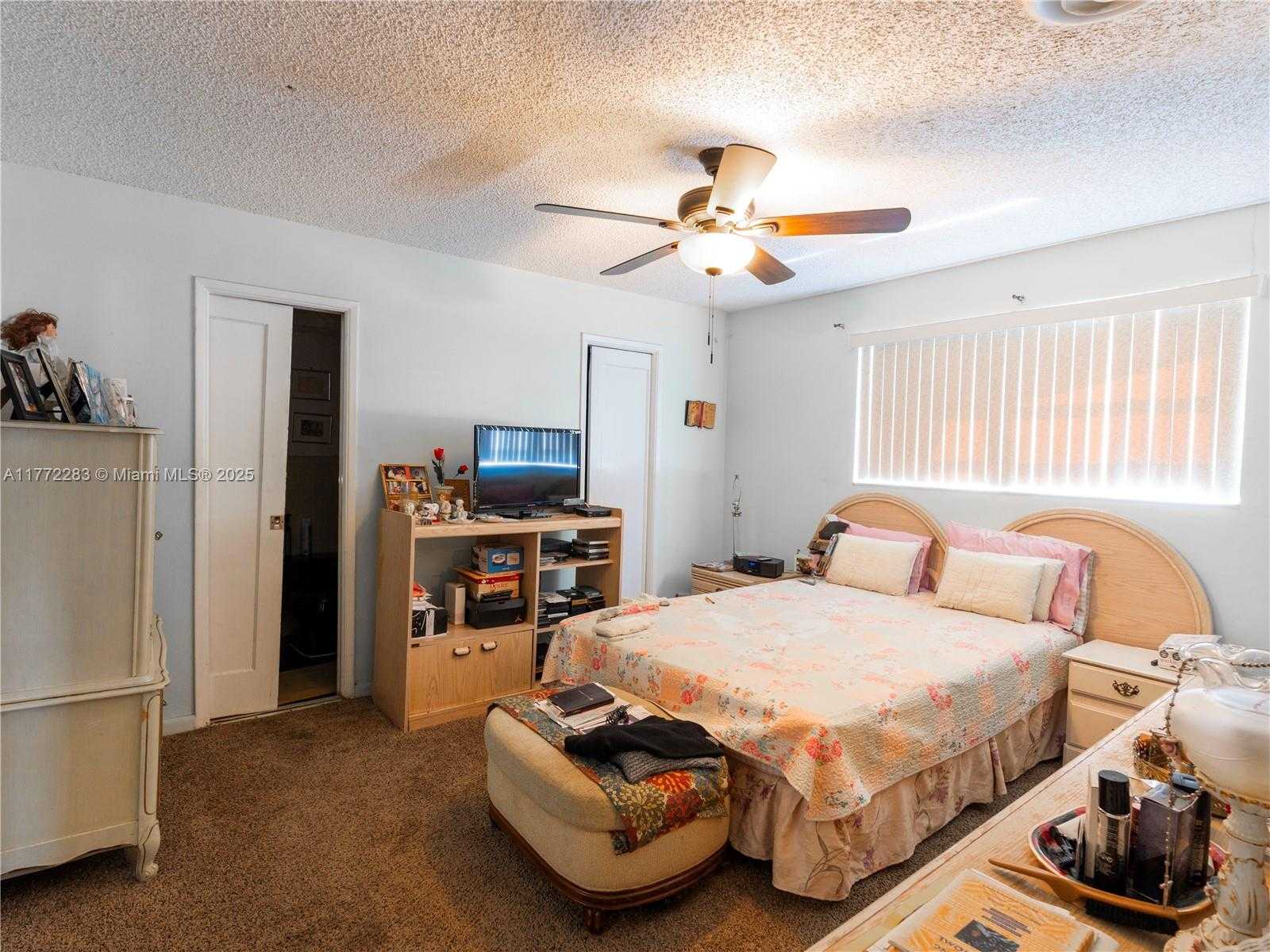 Small Image of 1081 NORTH EAST 160TH TER, North Miami Beach Number 11
