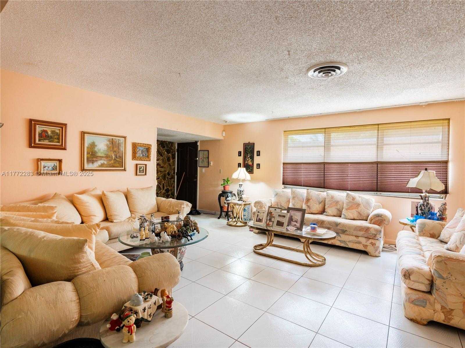 Small Image of 1081 NORTH EAST 160TH TER, North Miami Beach Number 22