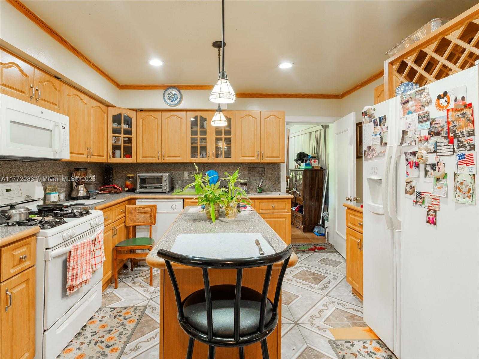 Small Image of 1081 NORTH EAST 160TH TER, North Miami Beach Number 24