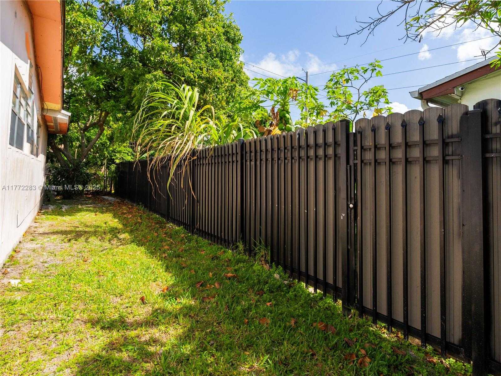 Small Image of 1081 NORTH EAST 160TH TER, North Miami Beach Number 28