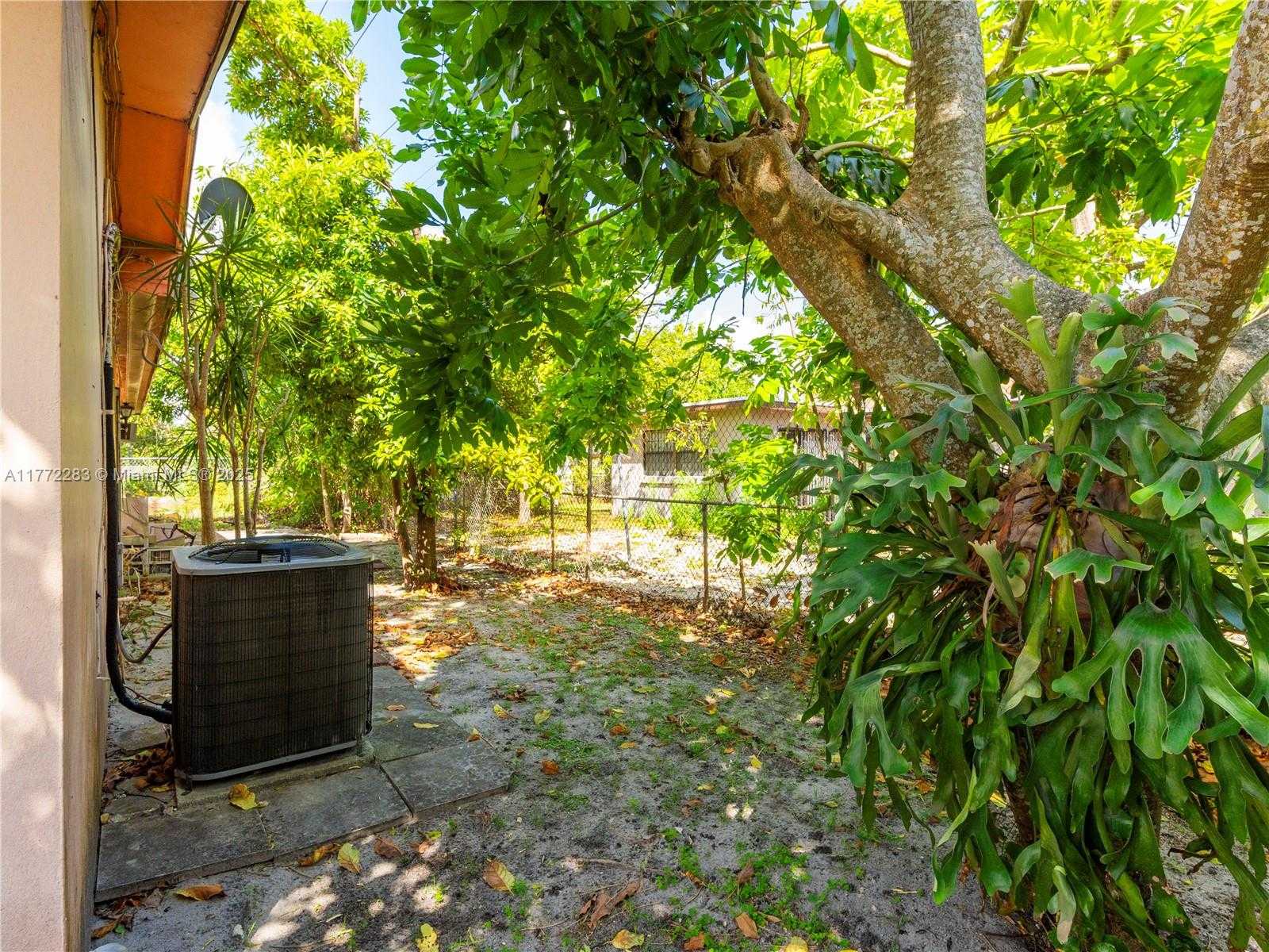 Small Image of 1081 NORTH EAST 160TH TER, North Miami Beach Number 29