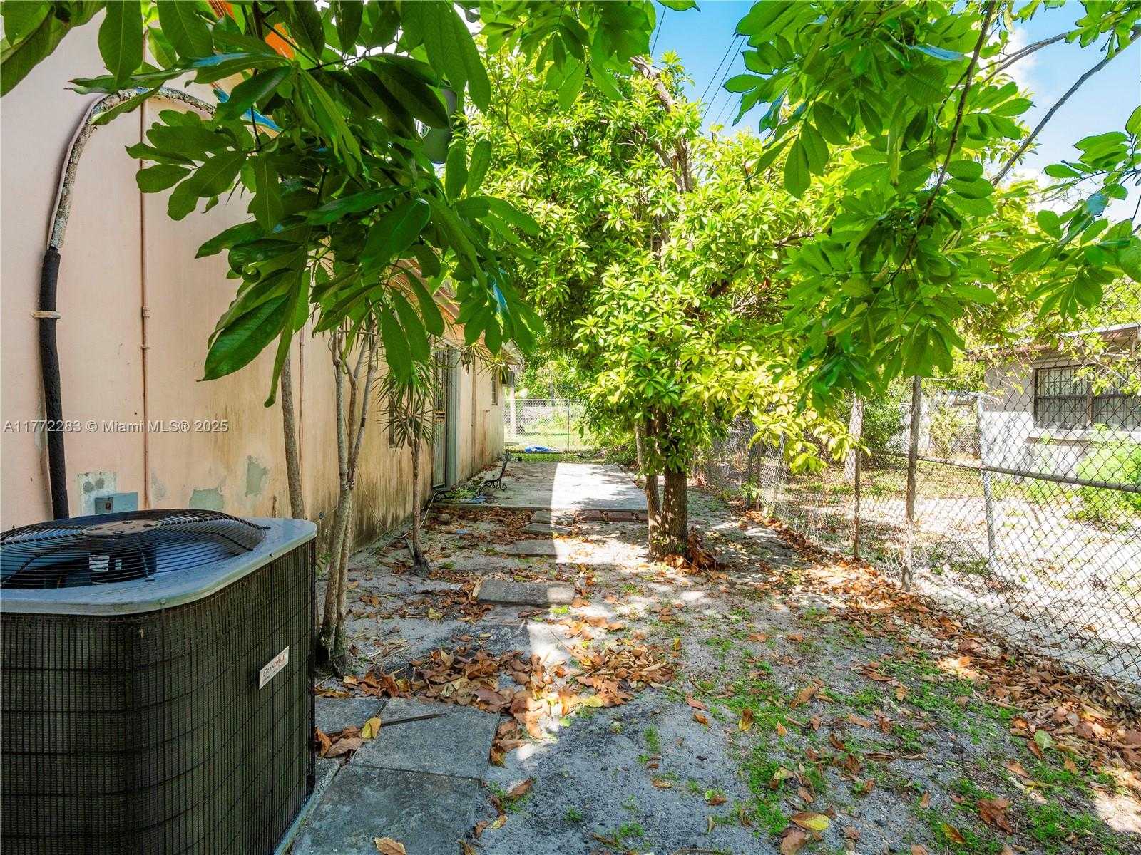 Small Image of 1081 NORTH EAST 160TH TER, North Miami Beach Number 30
