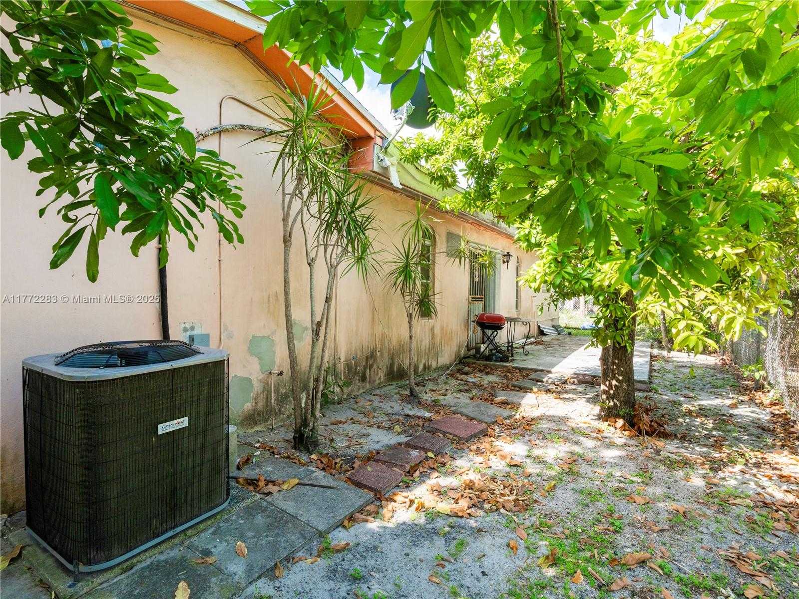 Small Image of 1081 NORTH EAST 160TH TER, North Miami Beach Number 31
