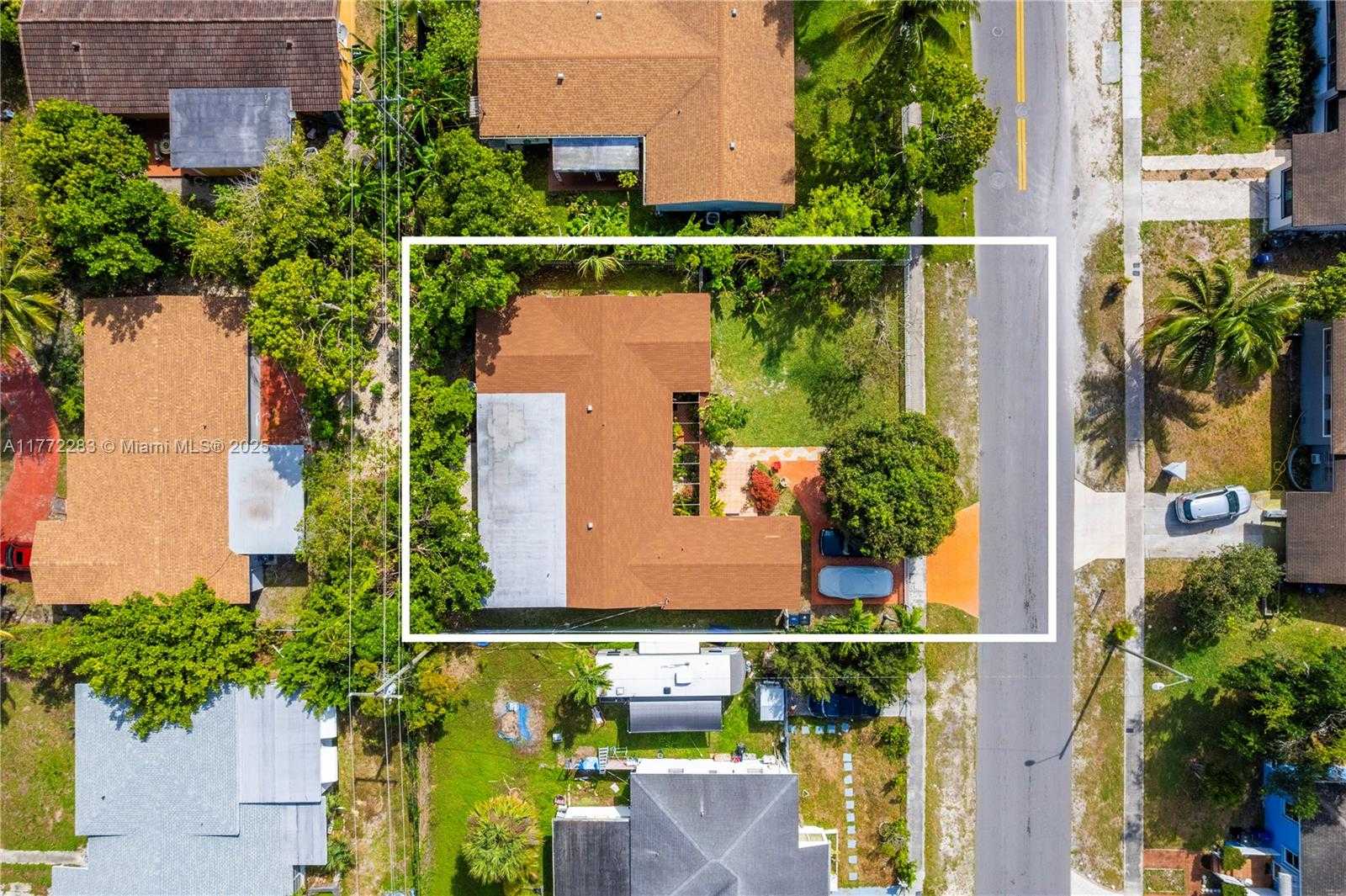 Small Image of 1081 NORTH EAST 160TH TER, North Miami Beach Number 5