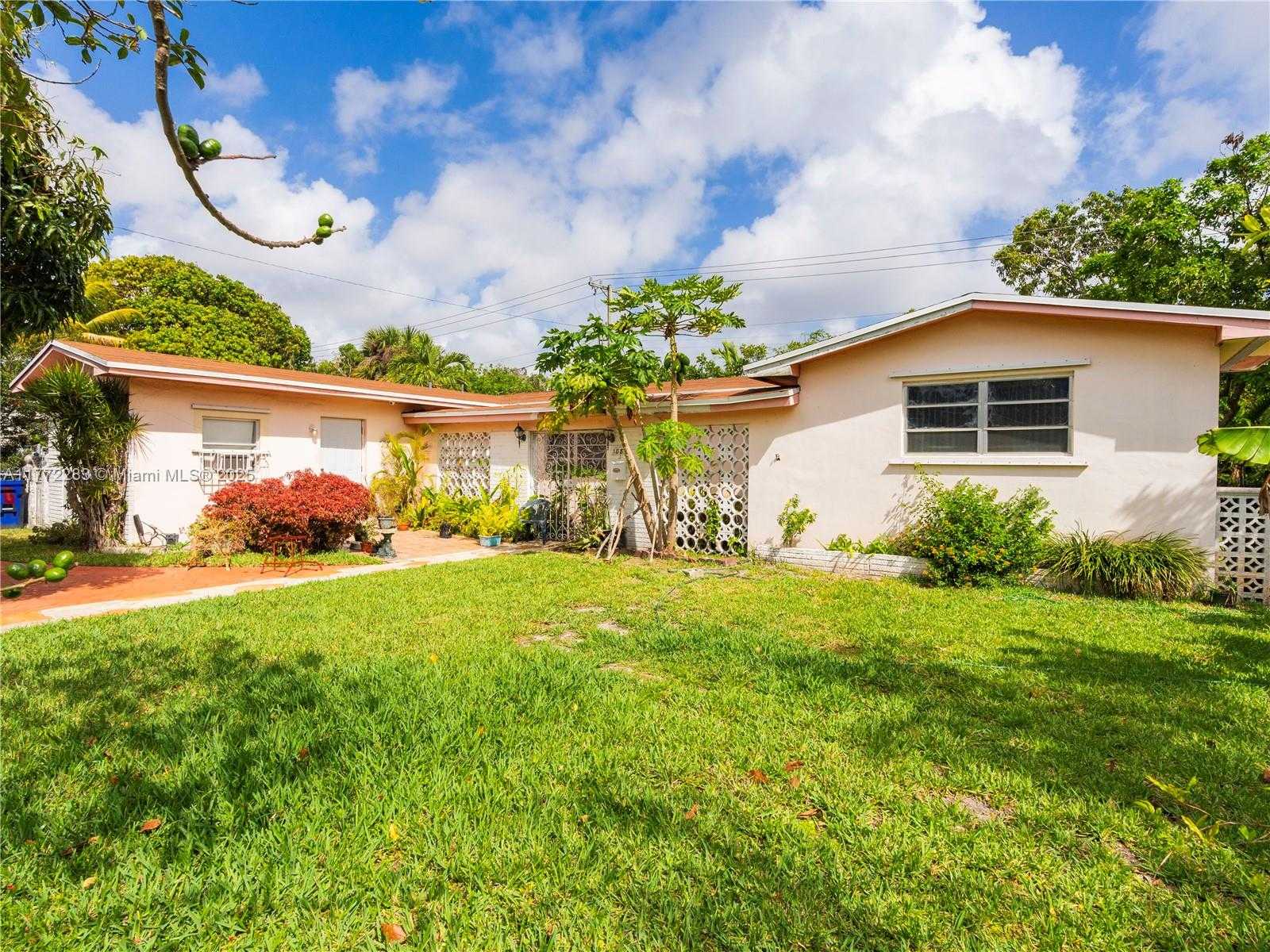 Small Image of 1081 NORTH EAST 160TH TER, North Miami Beach Number 9