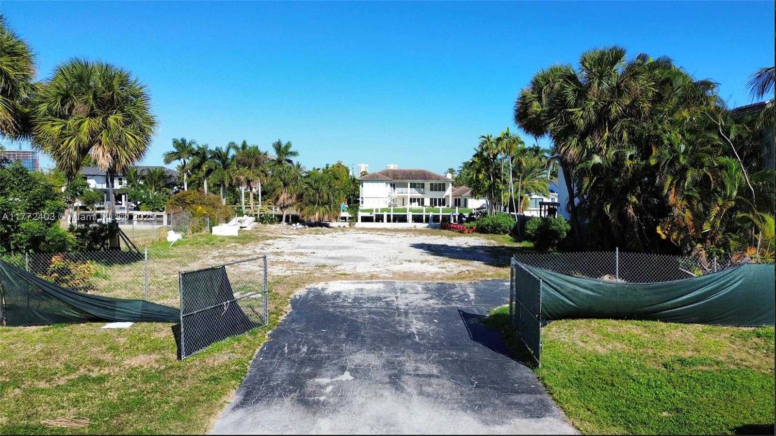 Small Image of 460 HOLIDAY DR, Hallandale Beach Number 22