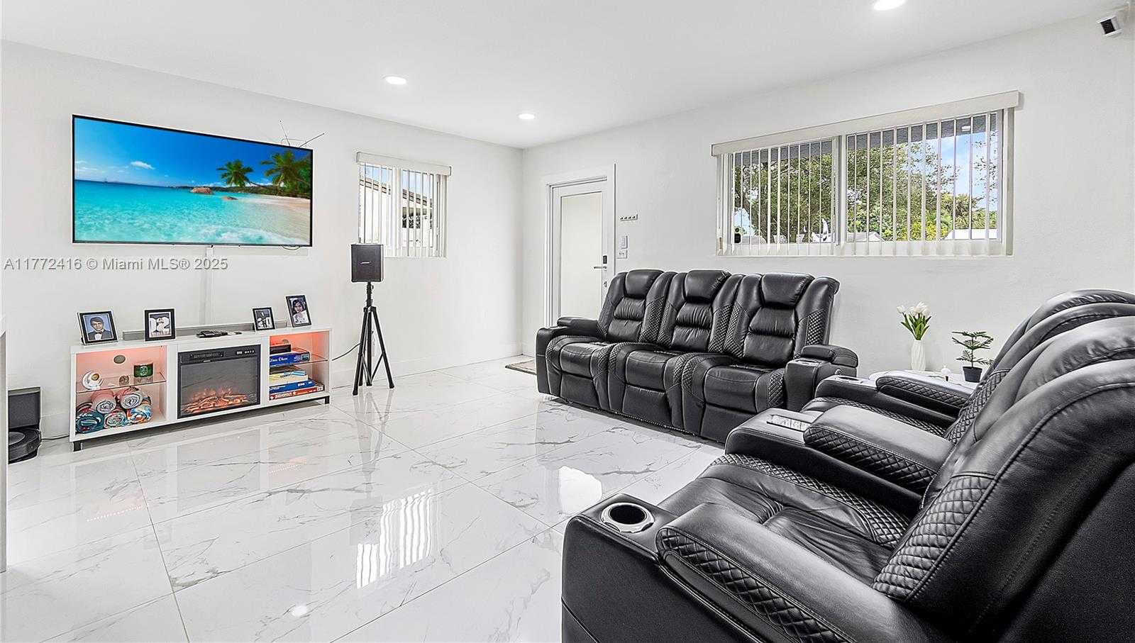 Small Image of 910 NORTH 70TH AVE, Hollywood Number 13