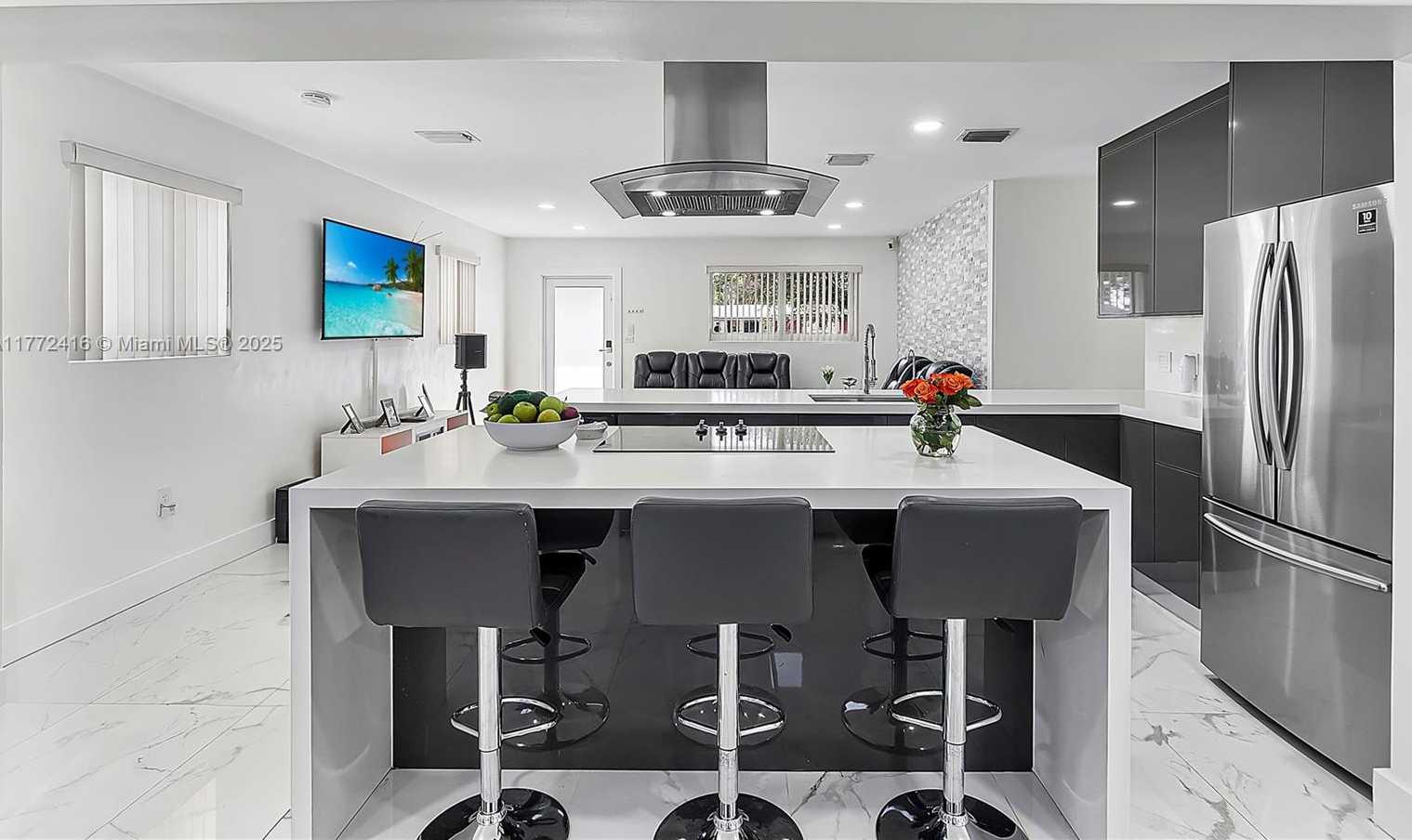 Small Image of 910 NORTH 70TH AVE, Hollywood Number 4