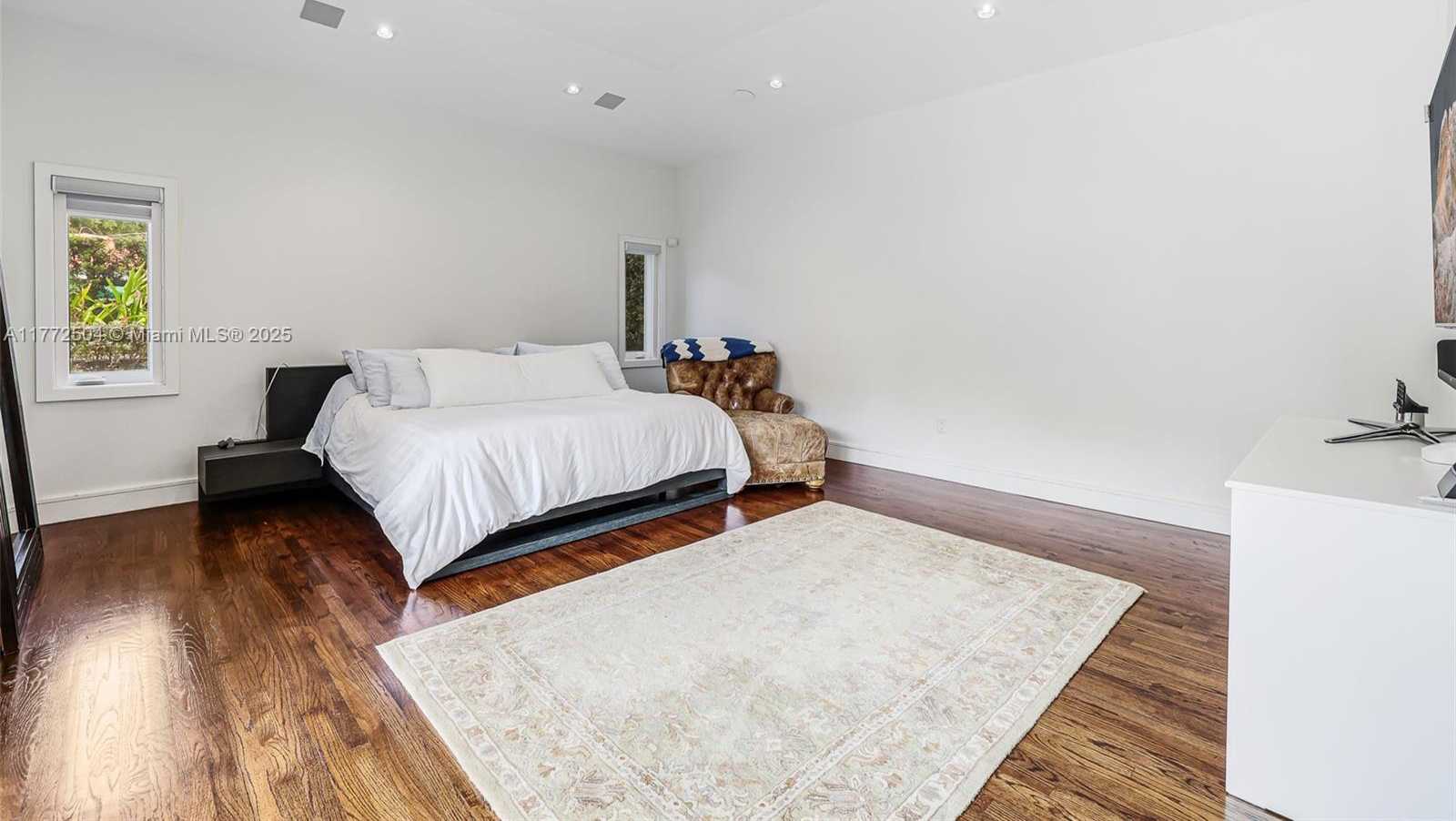 Small Image of 1049 MALAGA AVE, Coral Gables Number 15