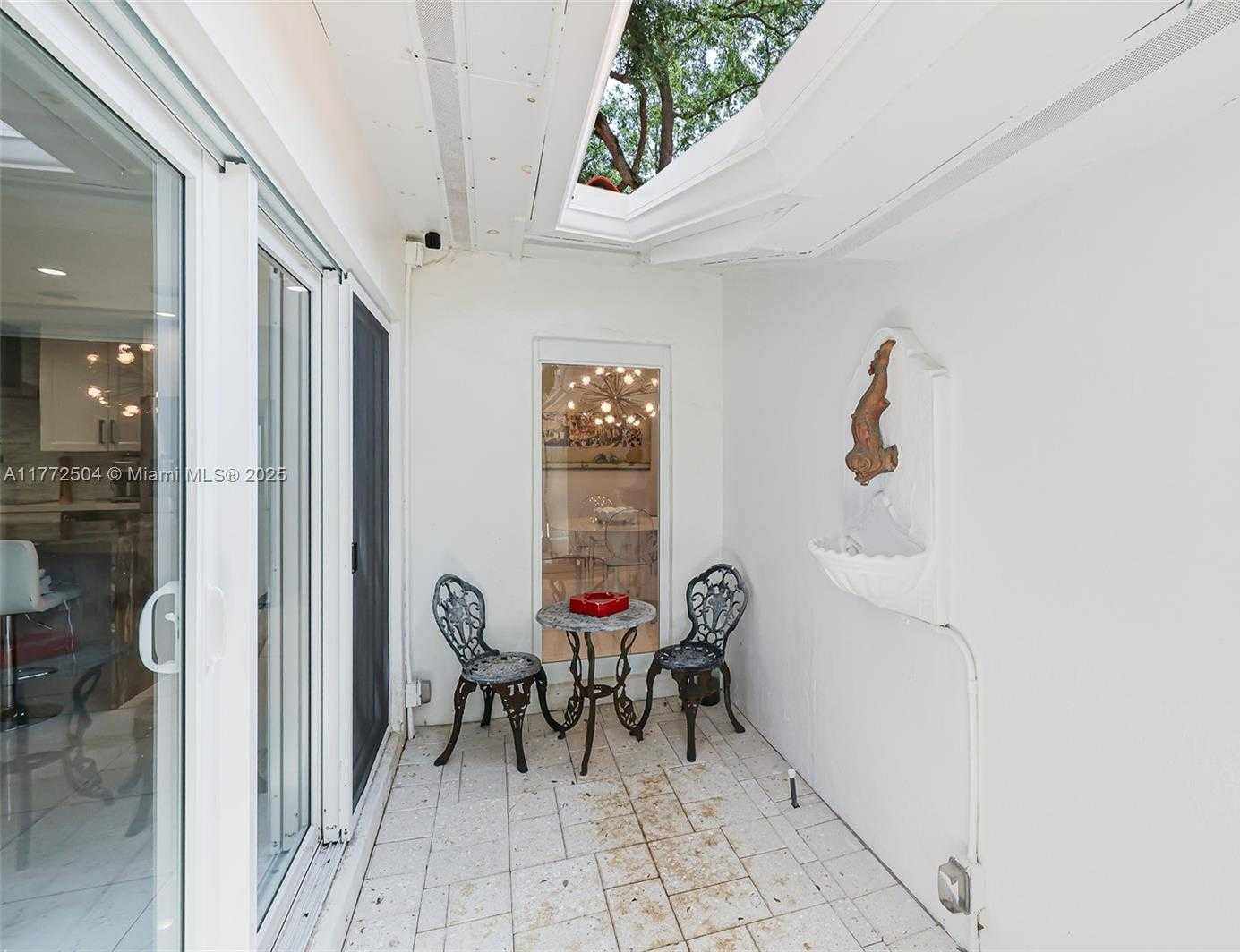 Small Image of 1049 MALAGA AVE, Coral Gables Number 20