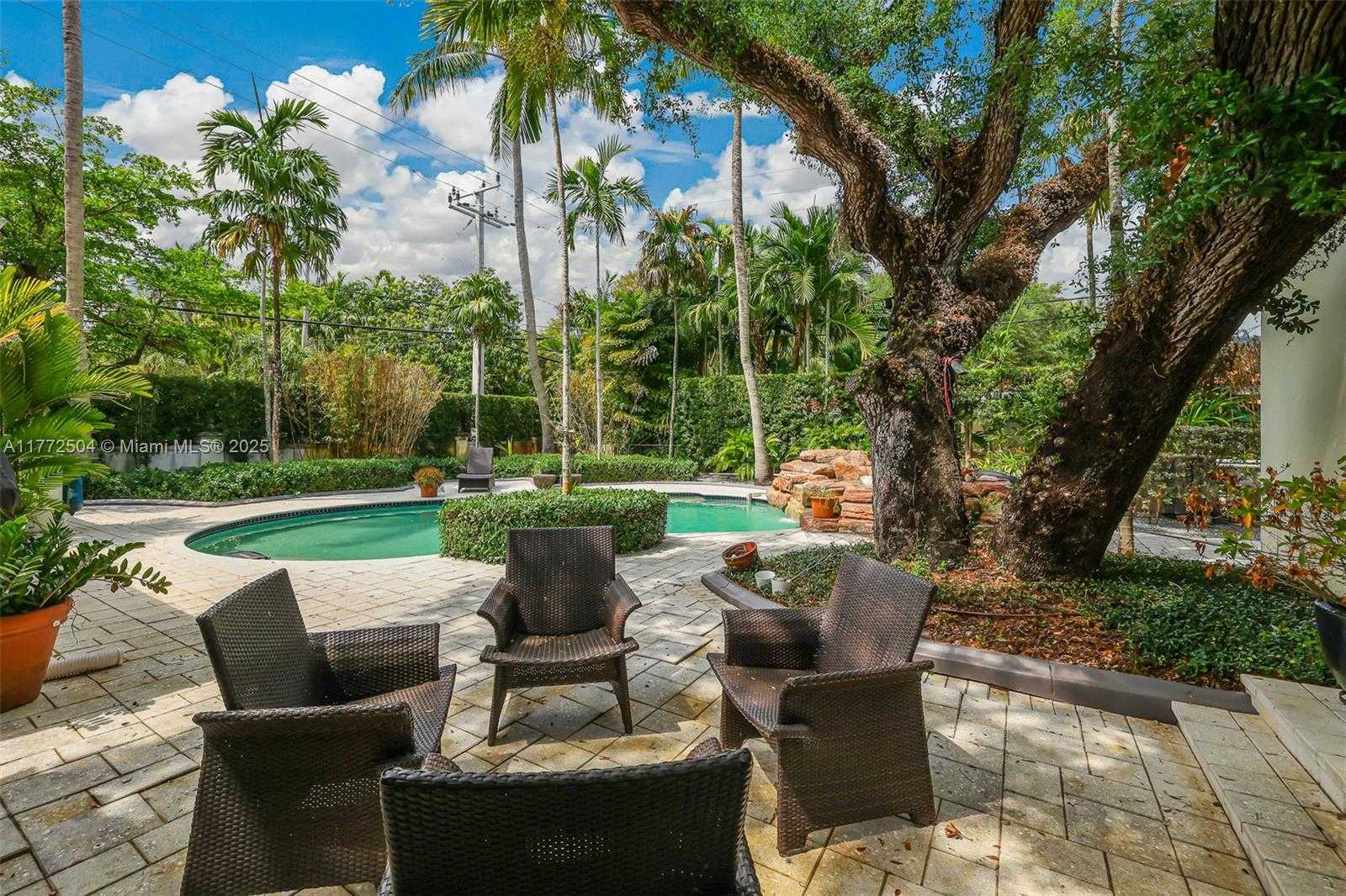 Small Image of 1049 MALAGA AVE, Coral Gables Number 21