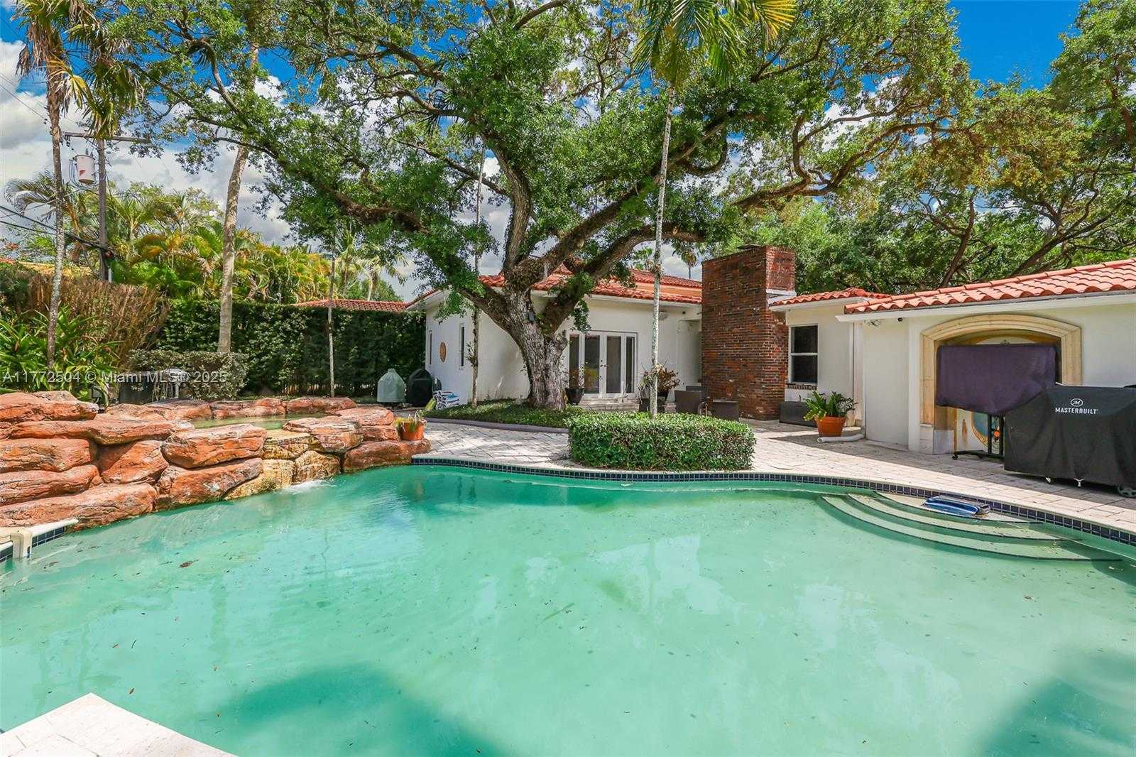Small Image of 1049 MALAGA AVE, Coral Gables Number 23