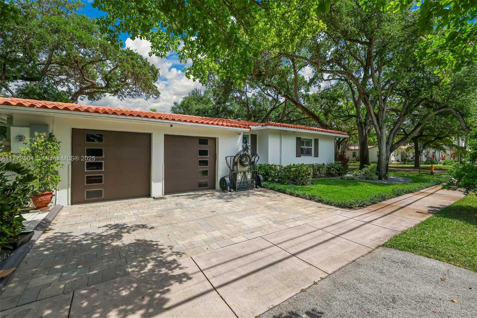 Small Image of 1049 MALAGA AVE, Coral Gables Number 26
