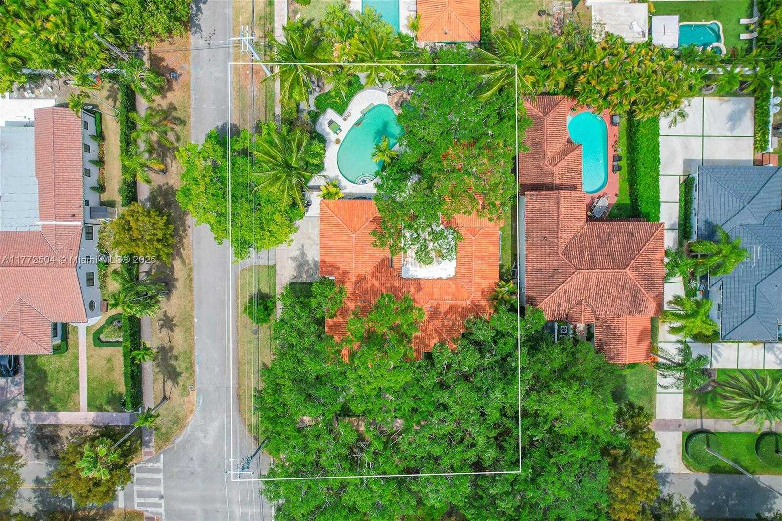 Small Image of 1049 MALAGA AVE, Coral Gables Number 27