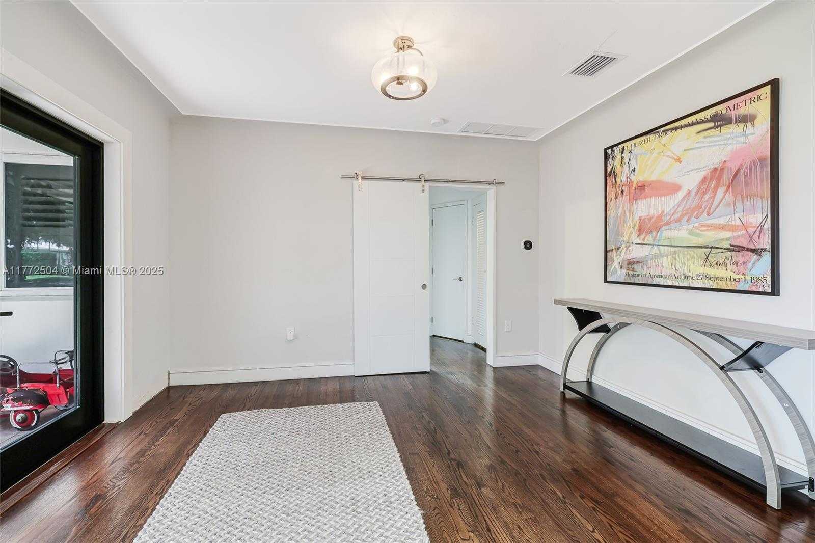 Small Image of 1049 MALAGA AVE, Coral Gables Number 3