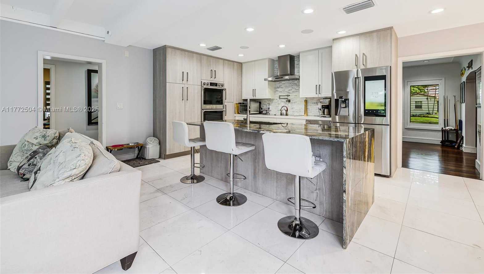 Small Image of 1049 MALAGA AVE, Coral Gables Number 9