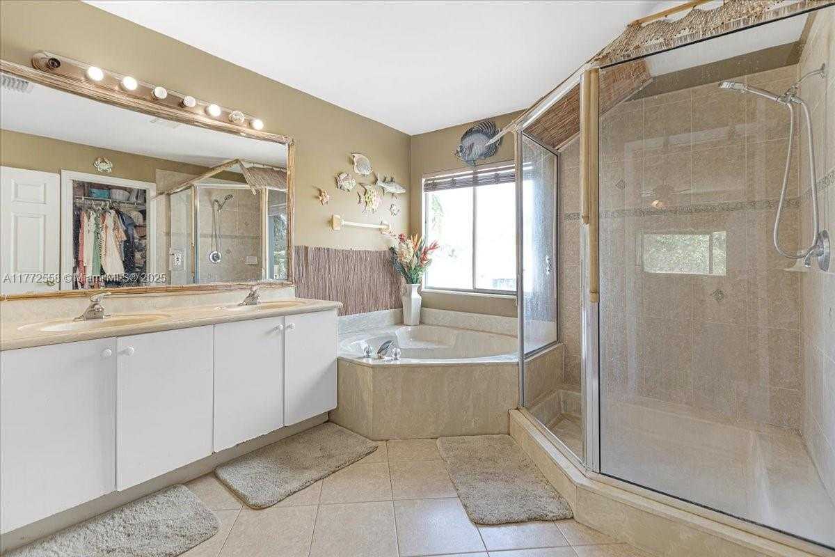 Small Image of 3745 WOODFIELD CT, Coconut Creek Number 28