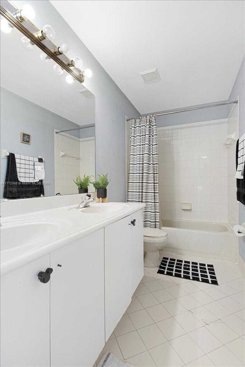 Small Image of 3745 WOODFIELD CT, Coconut Creek Number 31