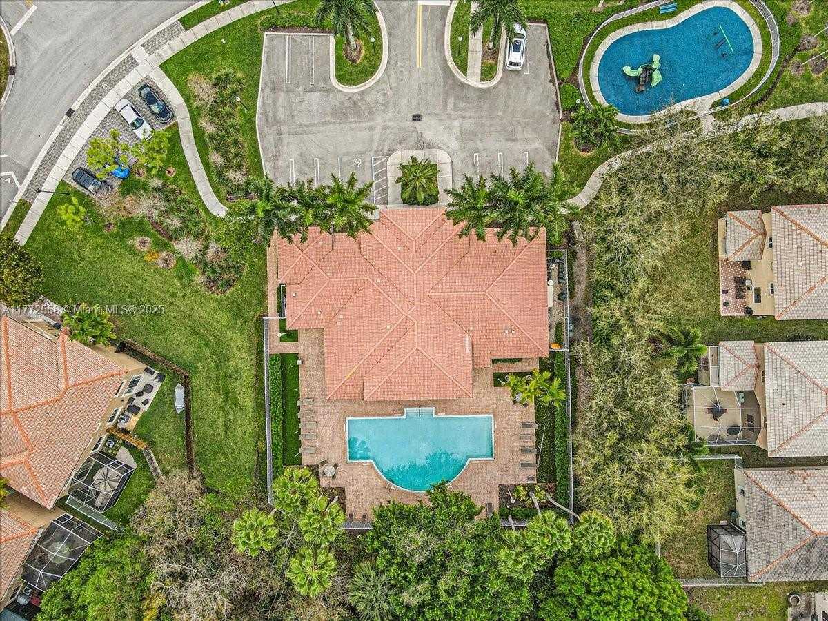 Small Image of 3745 WOODFIELD CT, Coconut Creek Number 38