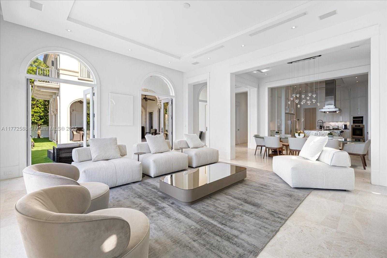 Small Image of 4340 NORTH BAY RD, Miami Beach Number 11