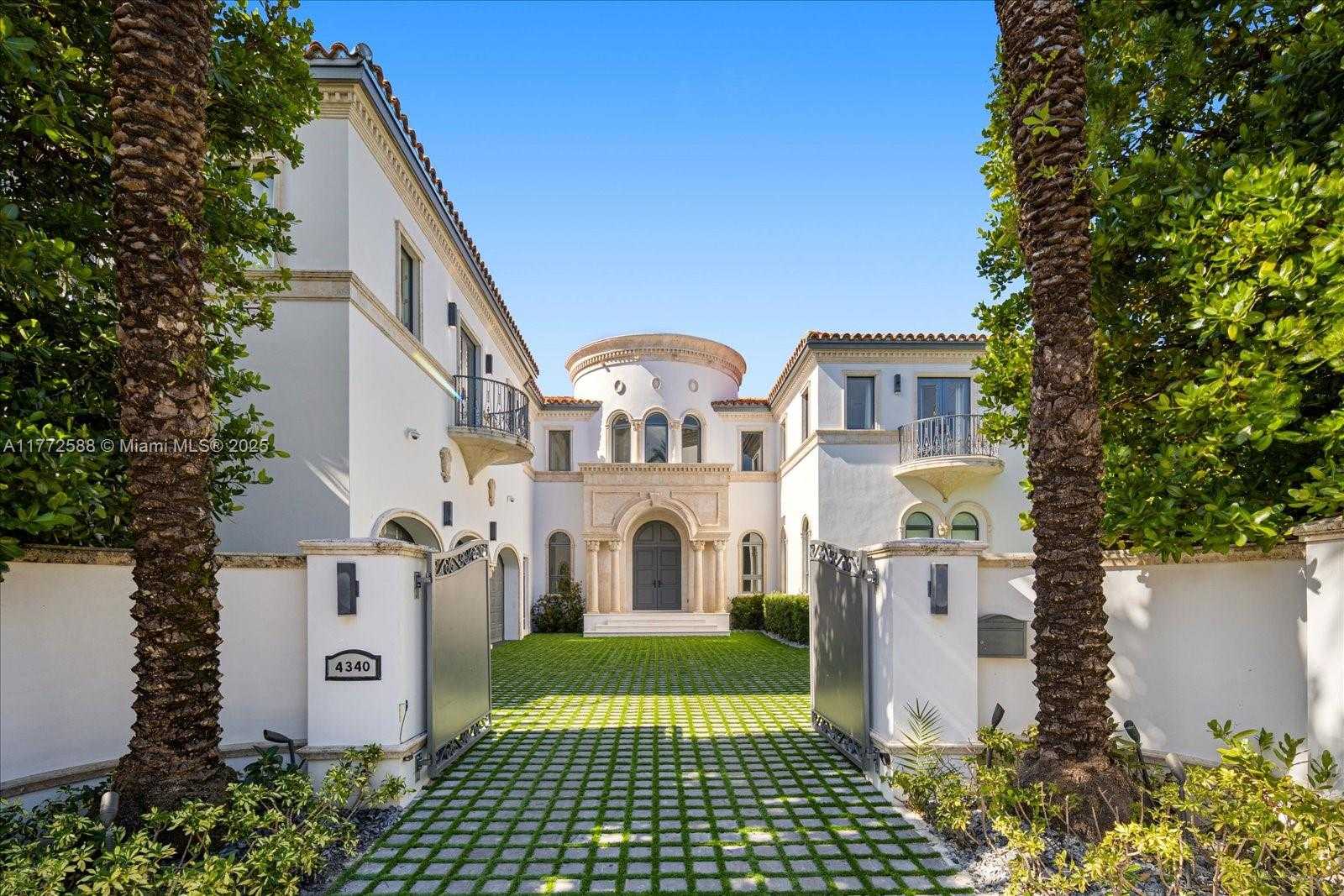 Small Image of 4340 NORTH BAY RD, Miami Beach Number 2