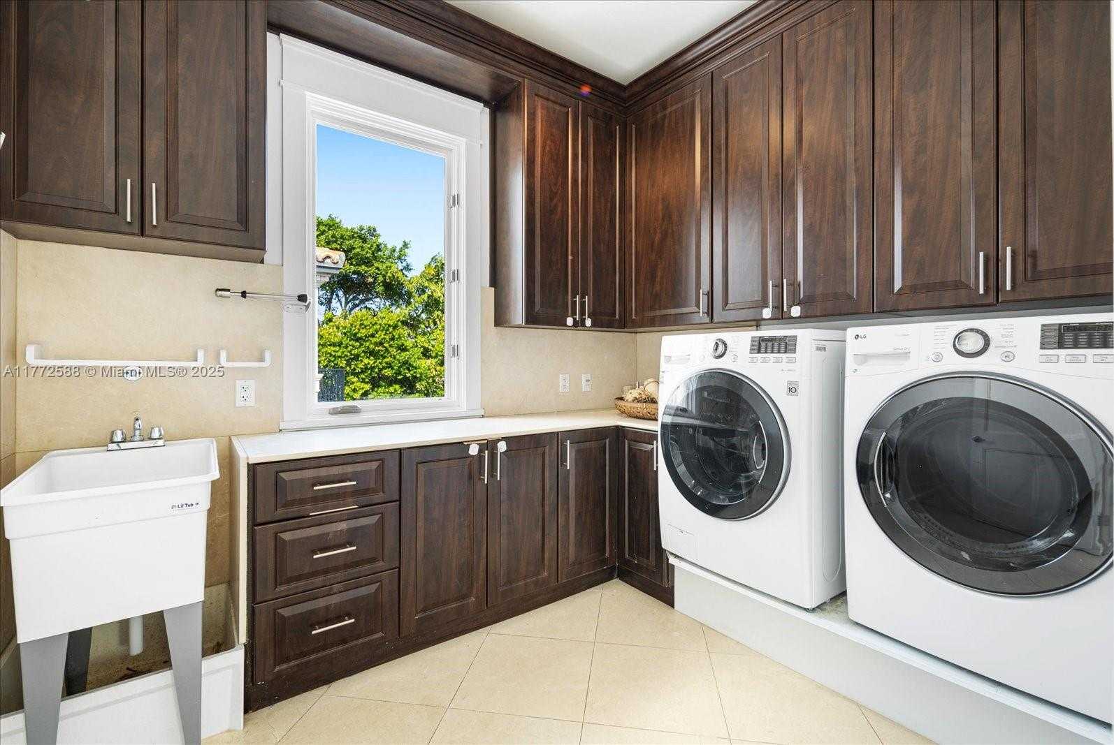 Small Image of 4340 NORTH BAY RD, Miami Beach Number 20