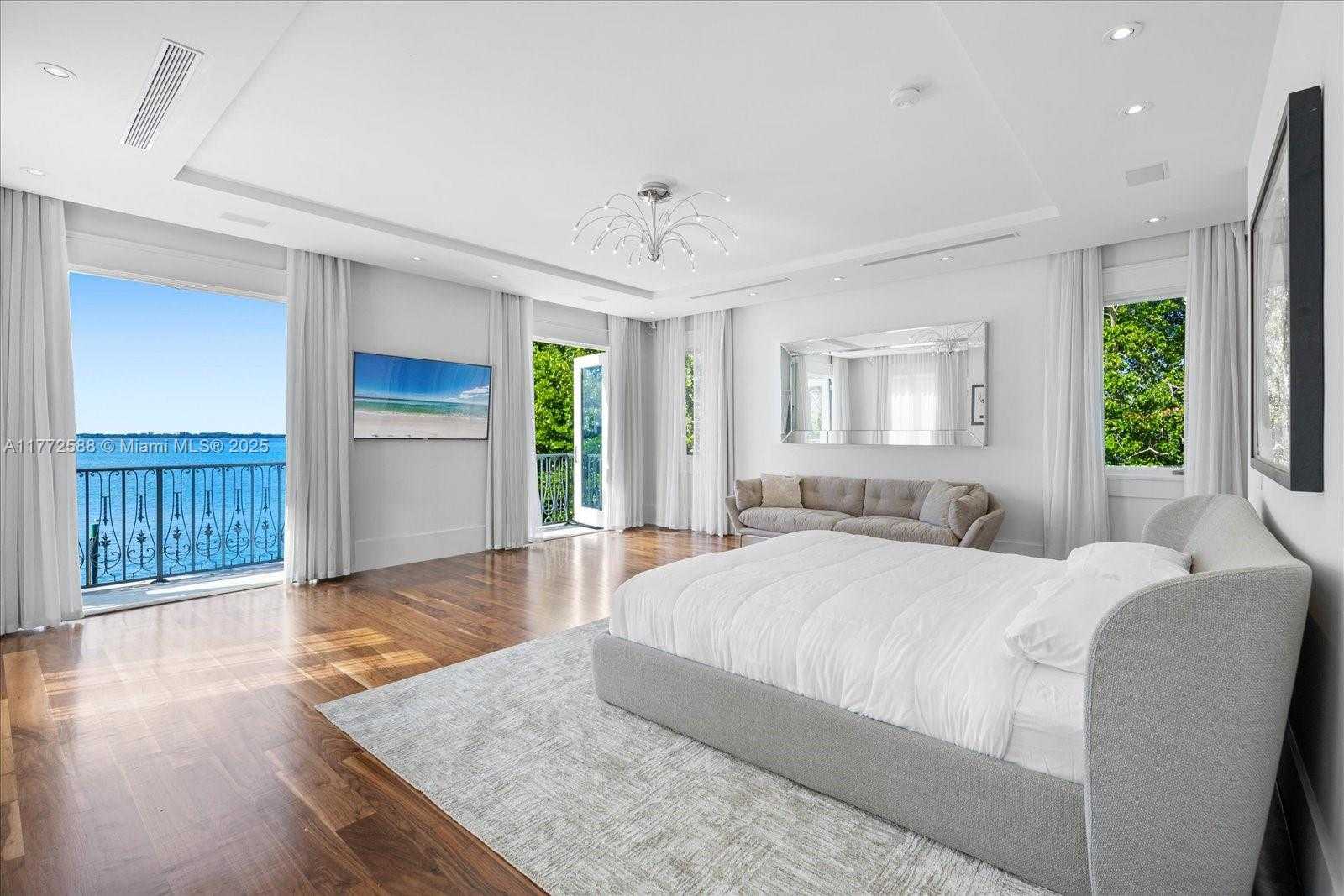 Small Image of 4340 NORTH BAY RD, Miami Beach Number 26