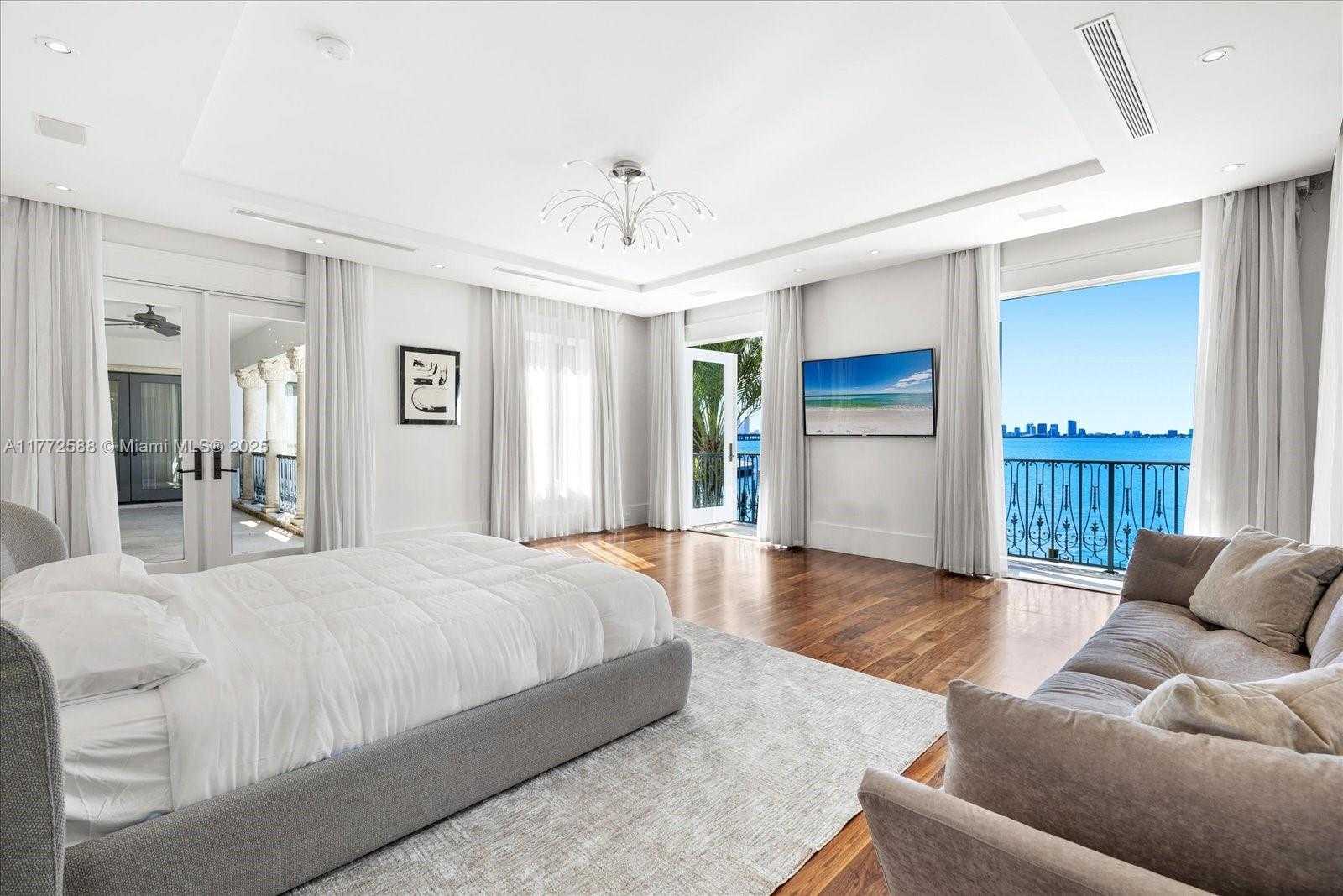 Small Image of 4340 NORTH BAY RD, Miami Beach Number 27