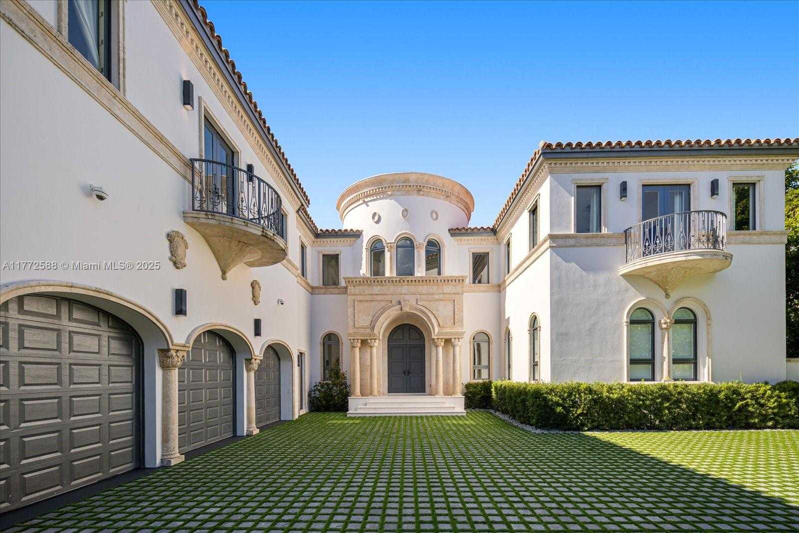 Small Image of 4340 NORTH BAY RD, Miami Beach Number 3