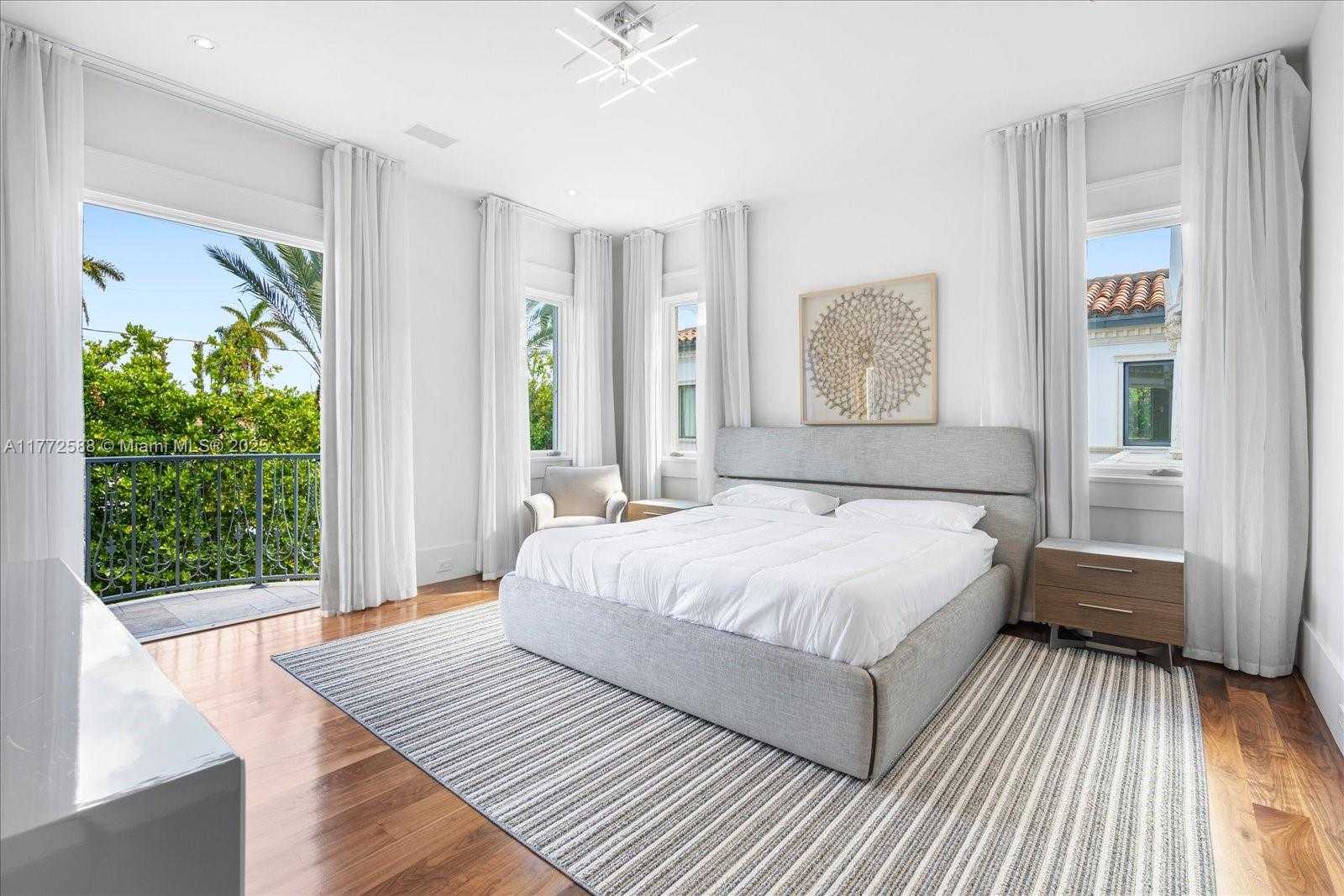 Small Image of 4340 NORTH BAY RD, Miami Beach Number 30