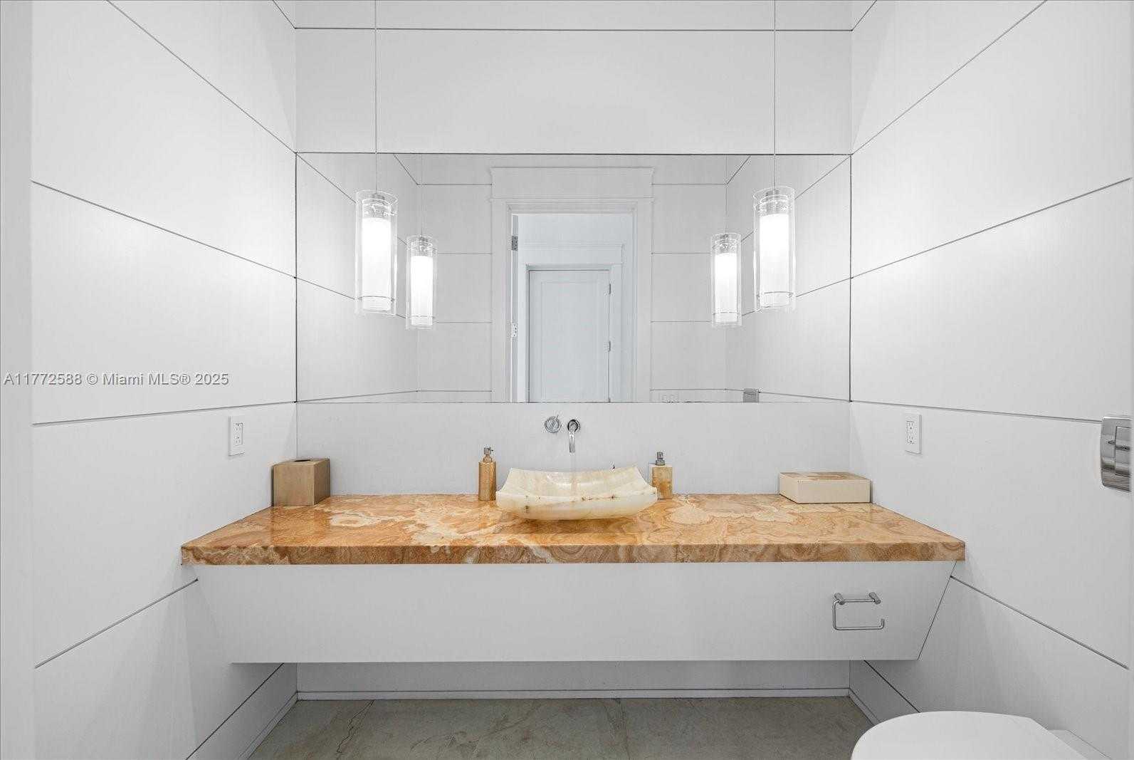 Small Image of 4340 NORTH BAY RD, Miami Beach Number 33