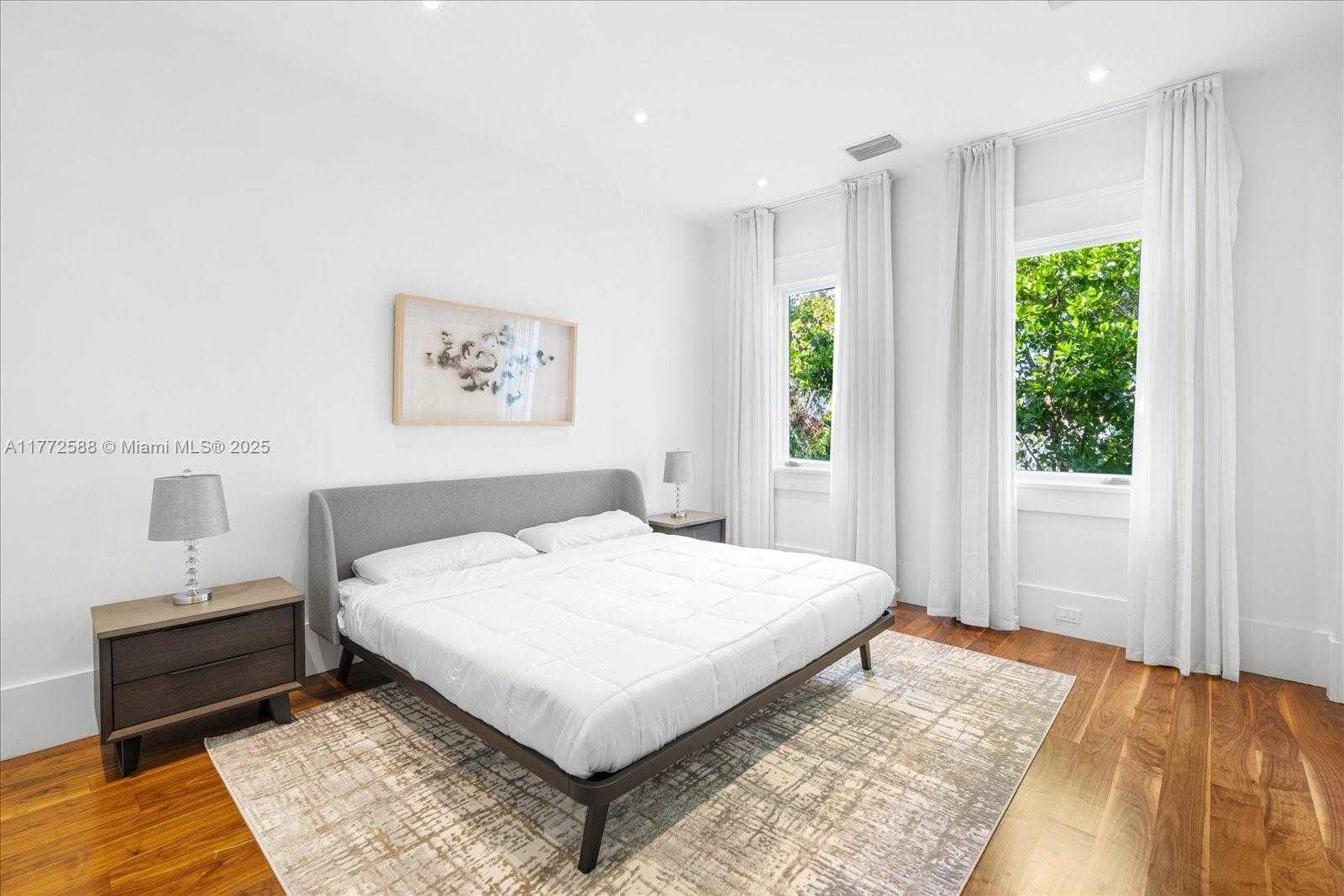 Small Image of 4340 NORTH BAY RD, Miami Beach Number 34