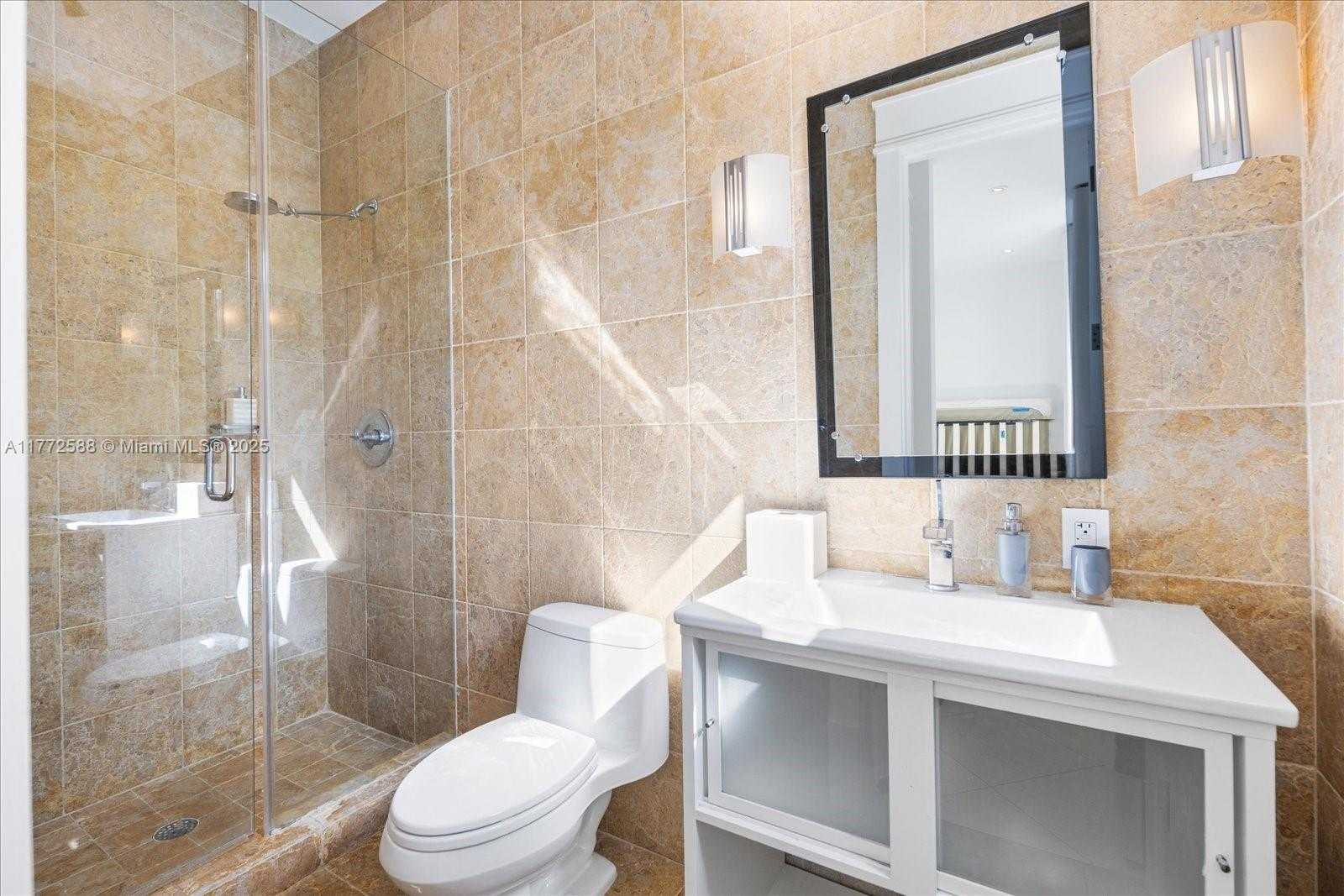 Small Image of 4340 NORTH BAY RD, Miami Beach Number 35