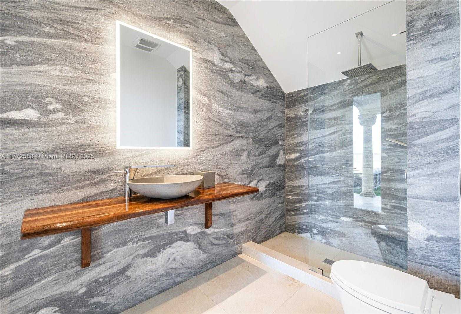 Small Image of 4340 NORTH BAY RD, Miami Beach Number 37