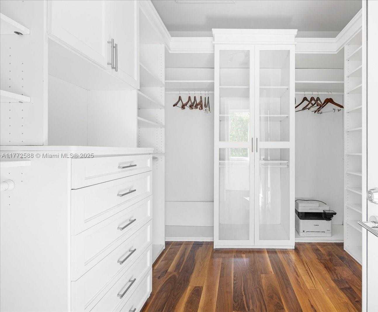 Small Image of 4340 NORTH BAY RD, Miami Beach Number 40