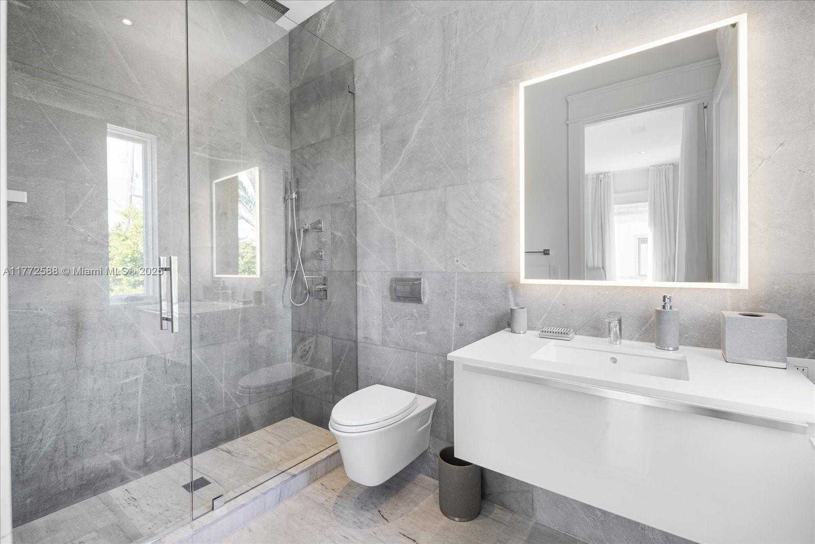 Small Image of 4340 NORTH BAY RD, Miami Beach Number 47