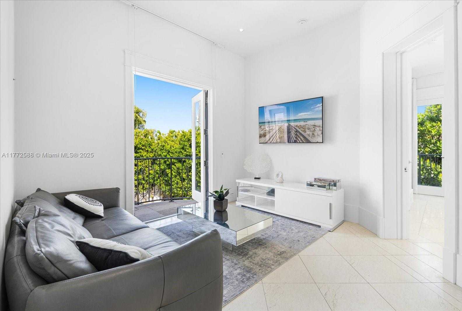Small Image of 4340 NORTH BAY RD, Miami Beach Number 49