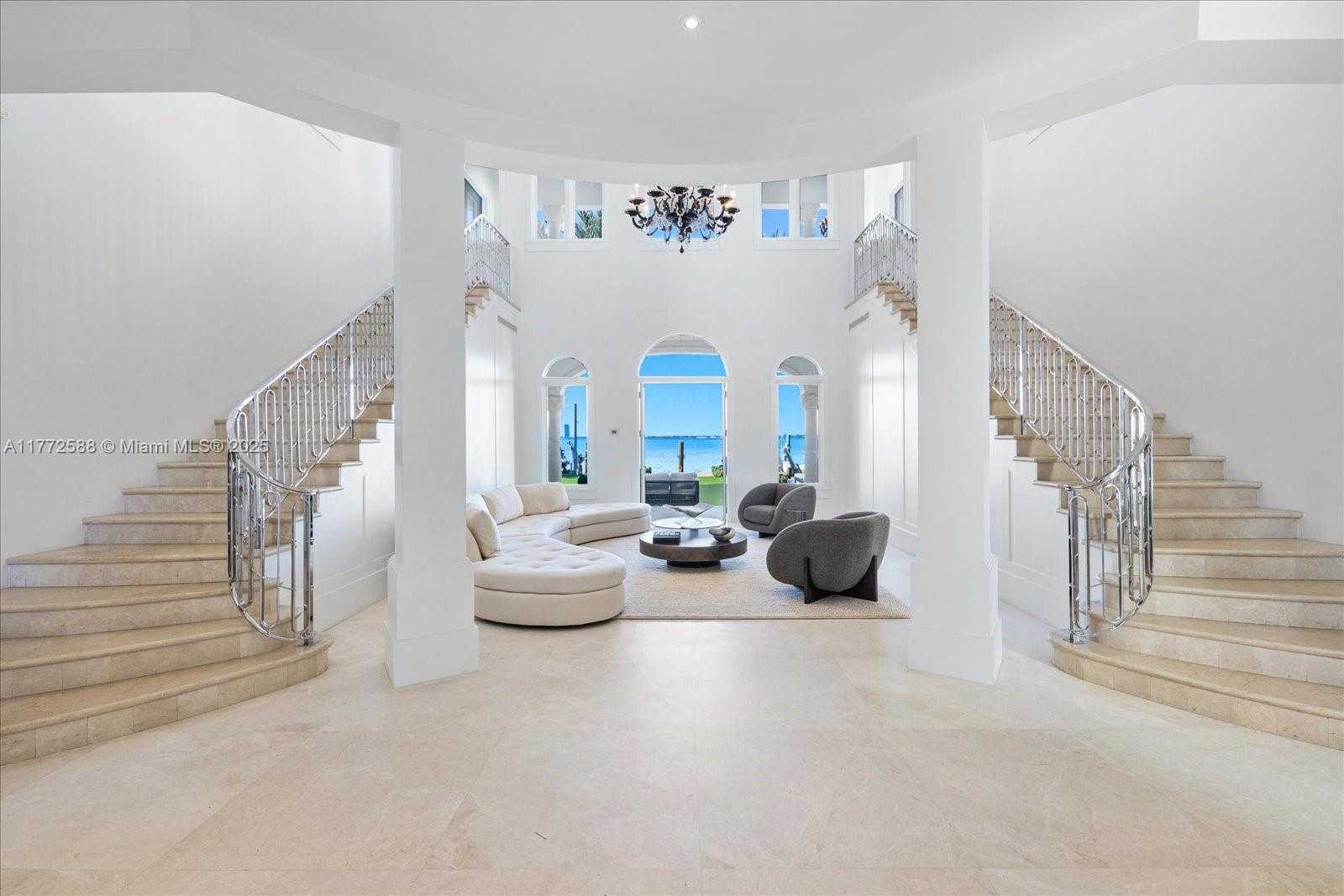 Small Image of 4340 NORTH BAY RD, Miami Beach Number 5