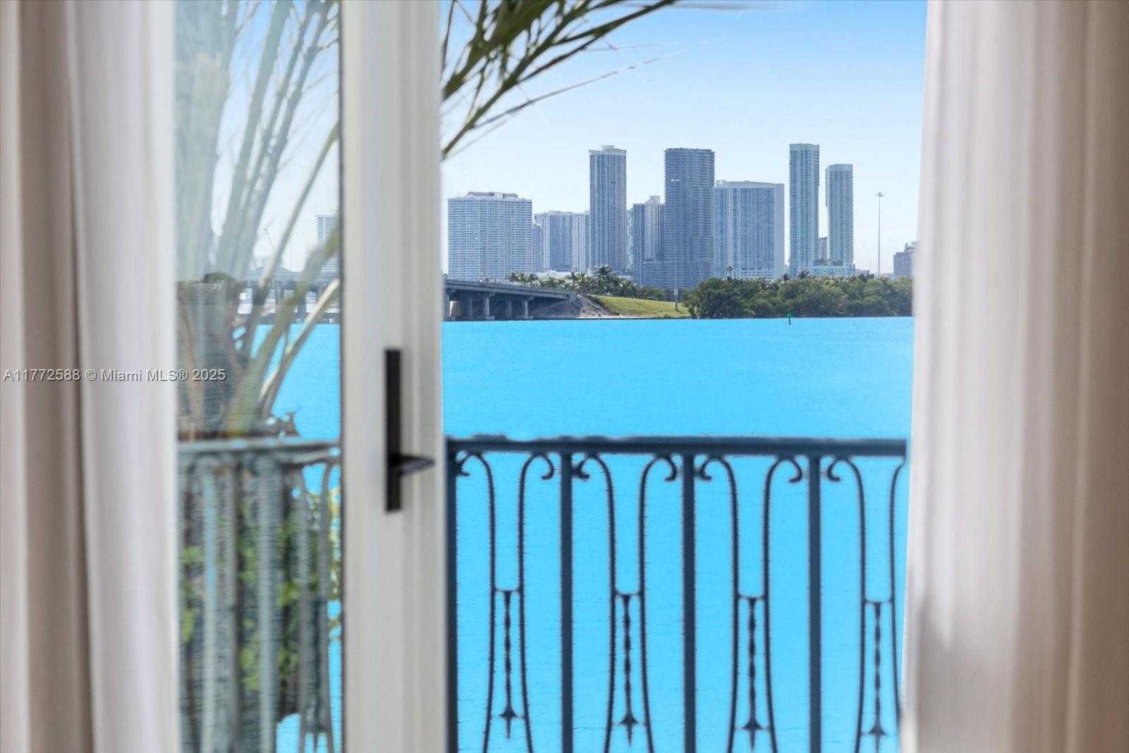 Small Image of 4340 NORTH BAY RD, Miami Beach Number 50