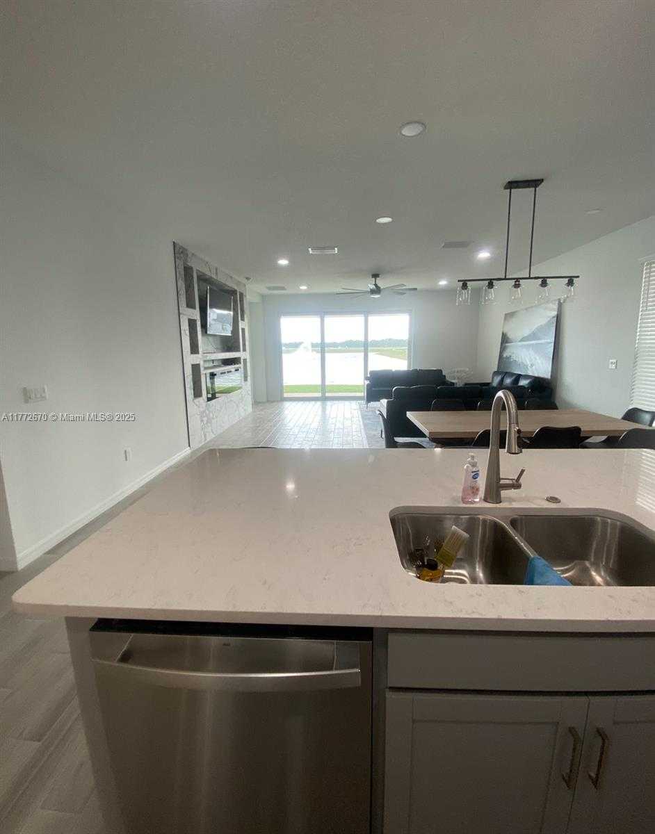 Small Image of 516 SOUTH EAST RANCH OAK CIR, Port St. Lucie Number 11