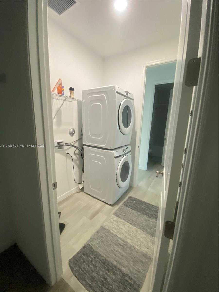 Small Image of 516 SOUTH EAST RANCH OAK CIR, Port St. Lucie Number 19
