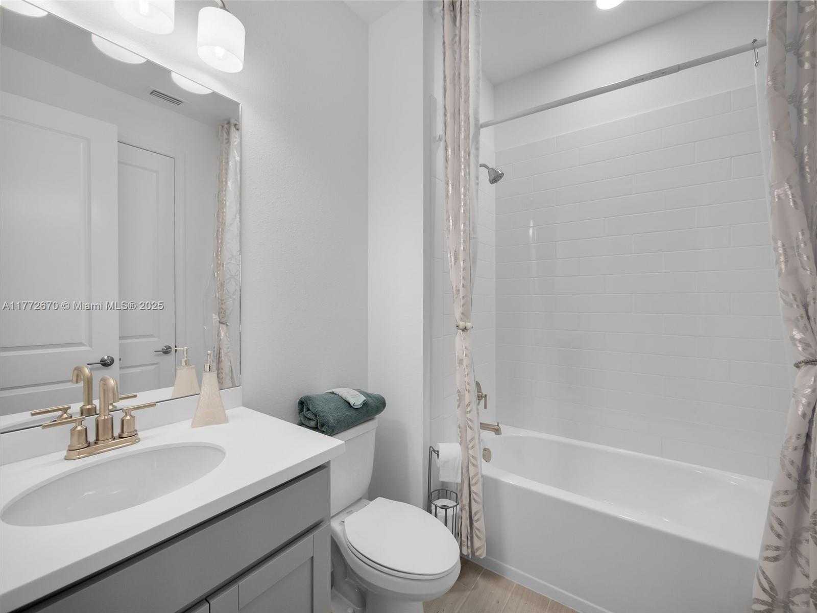 Small Image of 516 SOUTH EAST RANCH OAK CIR, Port St. Lucie Number 22
