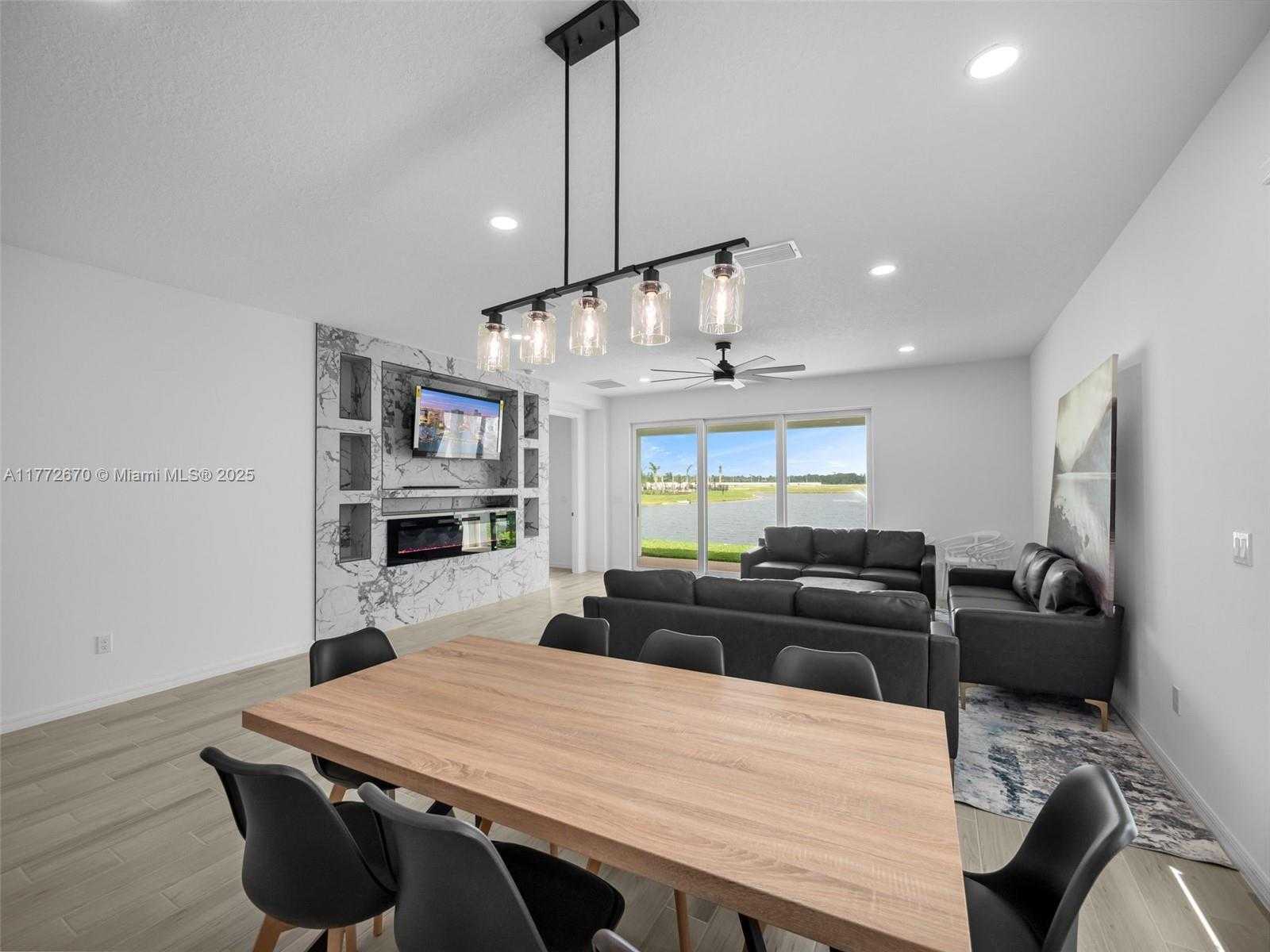 Small Image of 516 SOUTH EAST RANCH OAK CIR, Port St. Lucie Number 31
