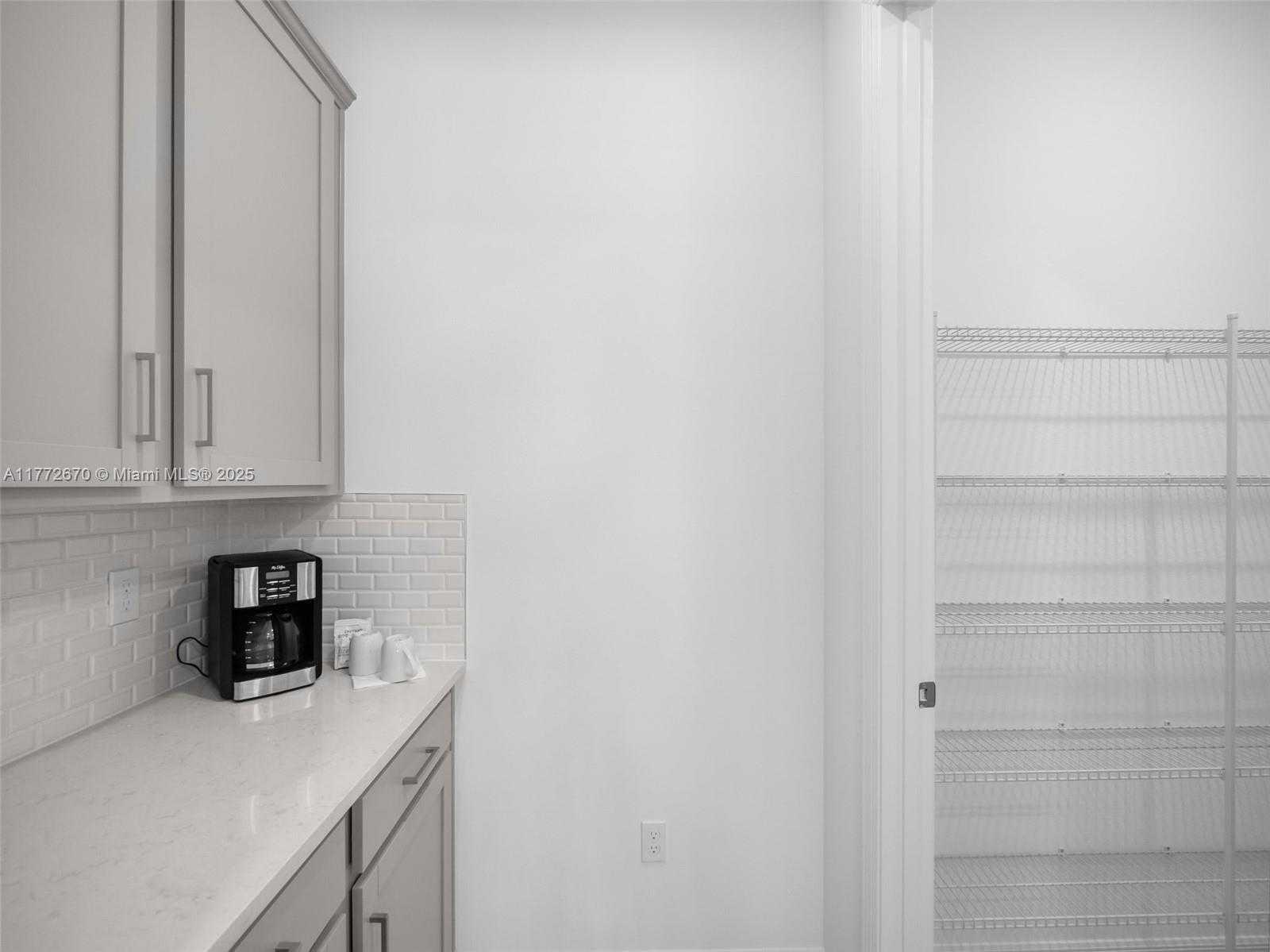 Small Image of 516 SOUTH EAST RANCH OAK CIR, Port St. Lucie Number 32