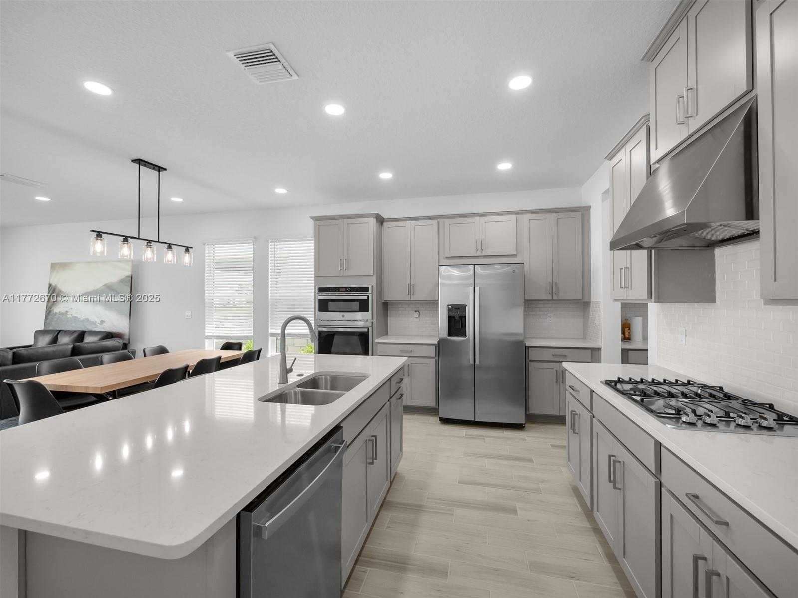 Small Image of 516 SOUTH EAST RANCH OAK CIR, Port St. Lucie Number 34