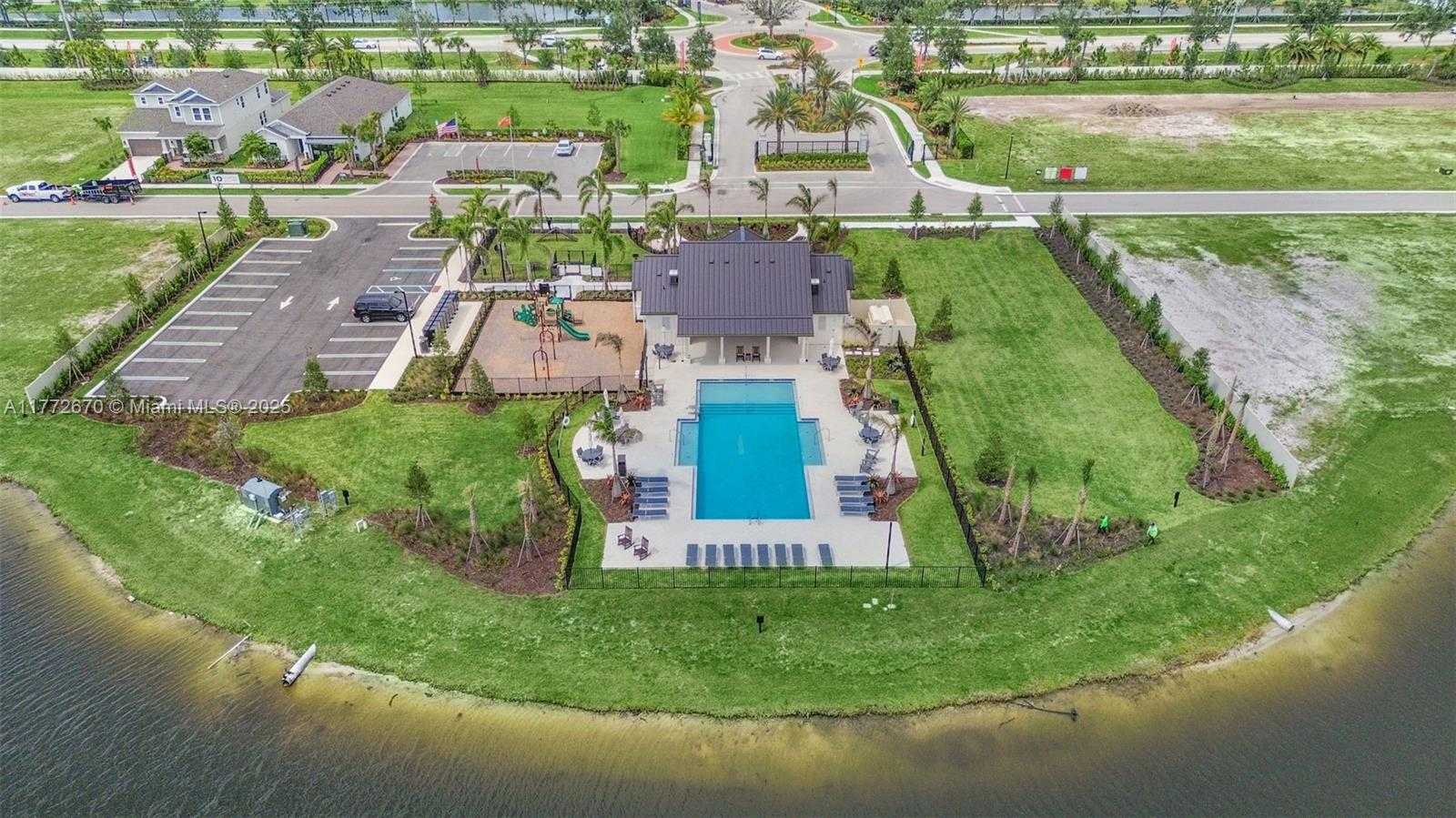 Small Image of 516 SOUTH EAST RANCH OAK CIR, Port St. Lucie Number 44