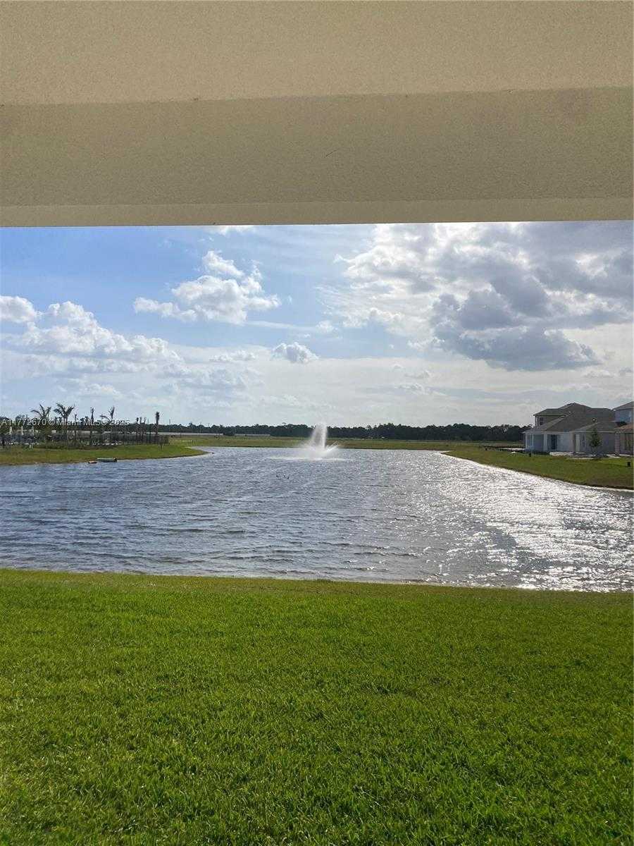 Small Image of 516 SOUTH EAST RANCH OAK CIR, Port St. Lucie Number 45