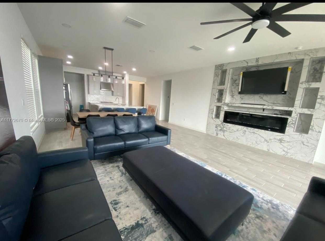 Small Image of 516 SOUTH EAST RANCH OAK CIR, Port St. Lucie Number 8